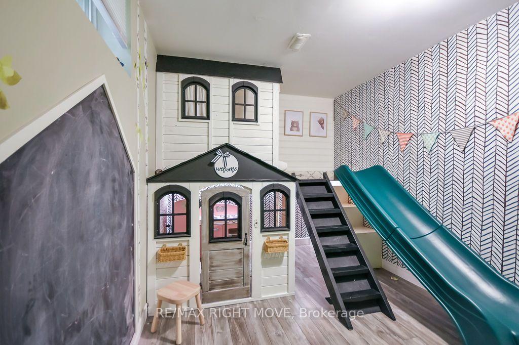 Photo 41 of 18 Creighton Street, Ramara, Atherley — HOMEH