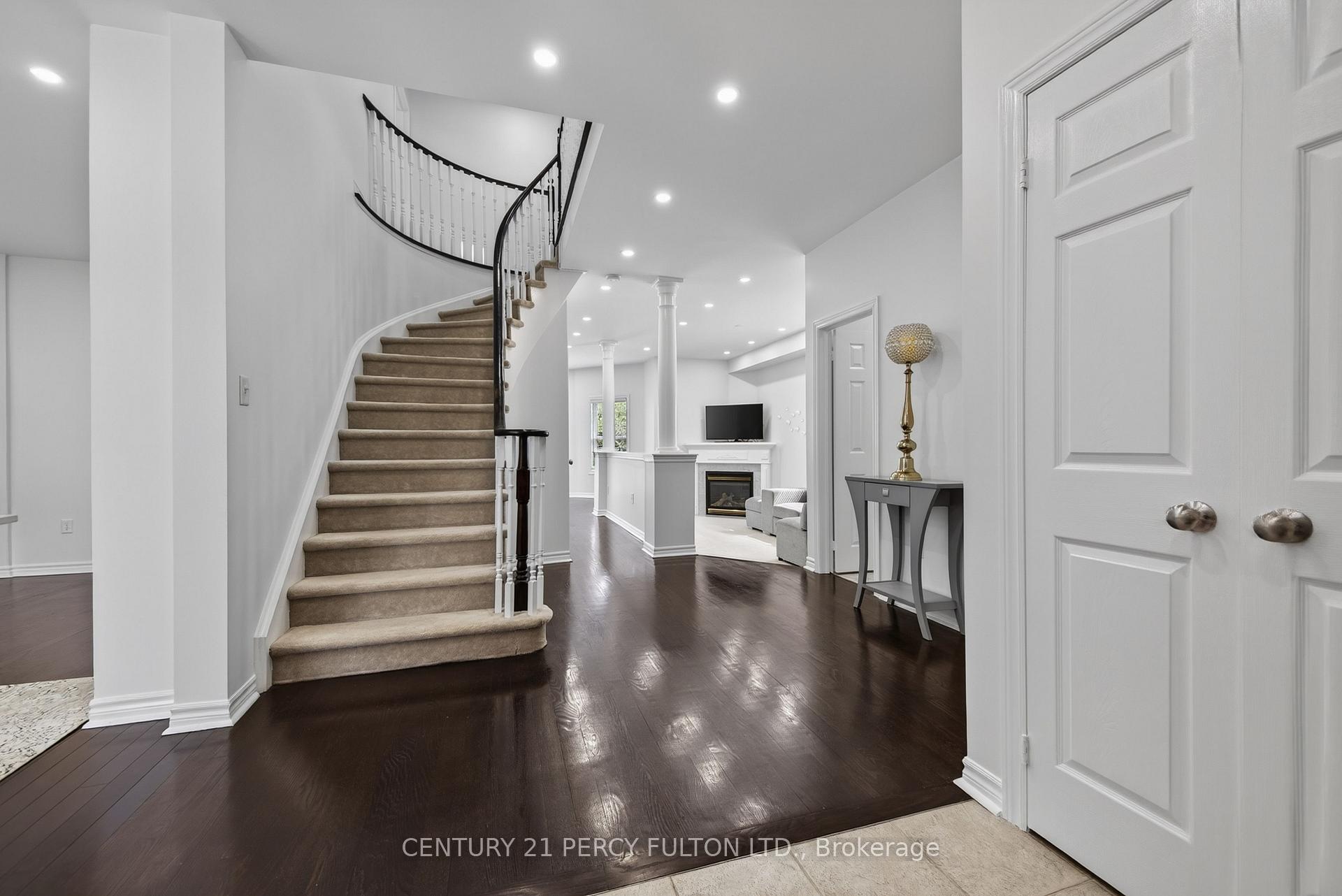 Photo 8 of 187 Madelaine Drive, Barrie, Painswick South — HOMEH