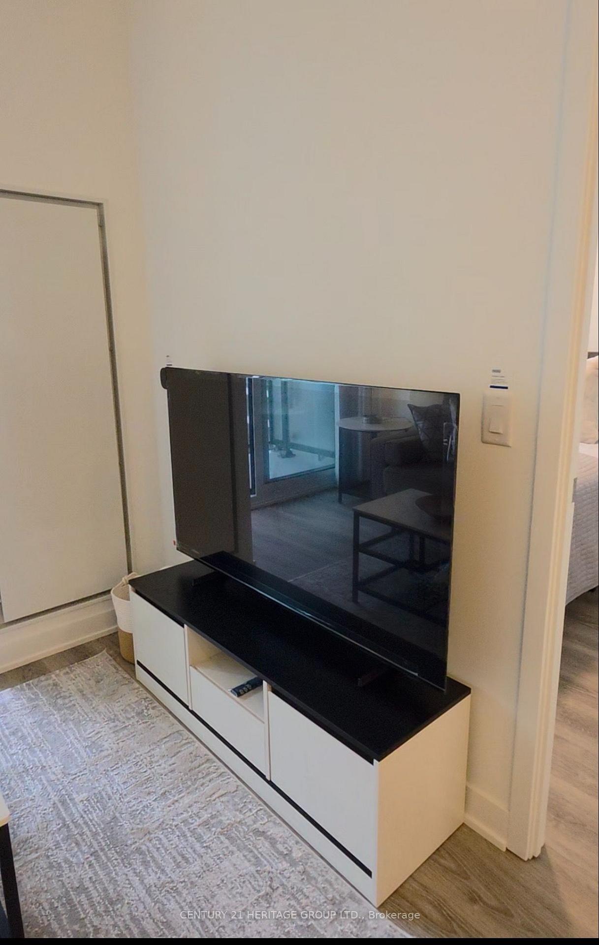 Photo 14 of Unit 2708, 180 Front Street E, Toronto, Waterfront Communities — HOMEH
