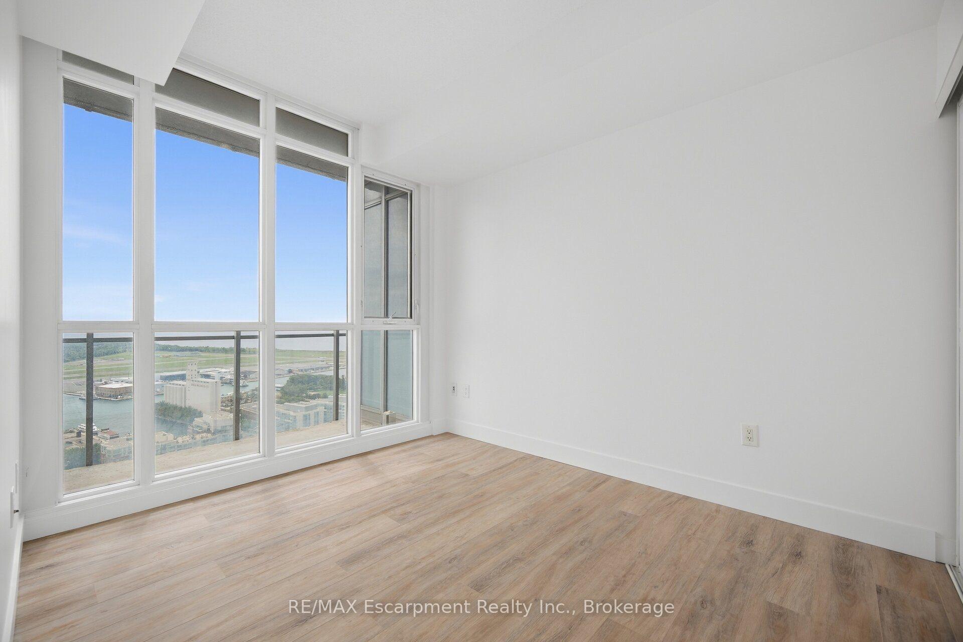 Photo 13 of Unit 4008, 15 Iceboat Terrace, Toronto, Waterfront Communities — HOMEH