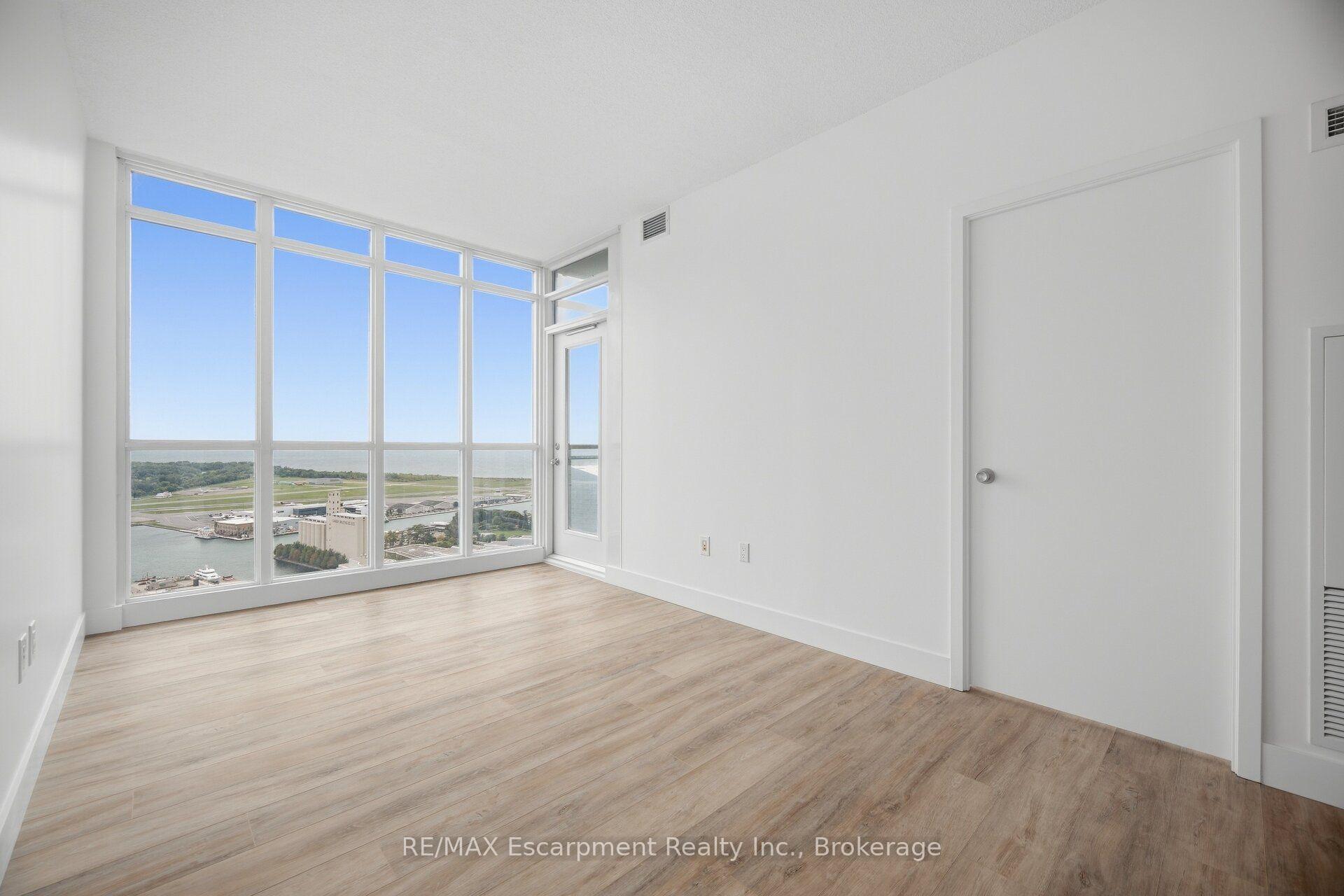 Photo 12 of Unit 4008, 15 Iceboat Terrace, Toronto, Waterfront Communities — HOMEH