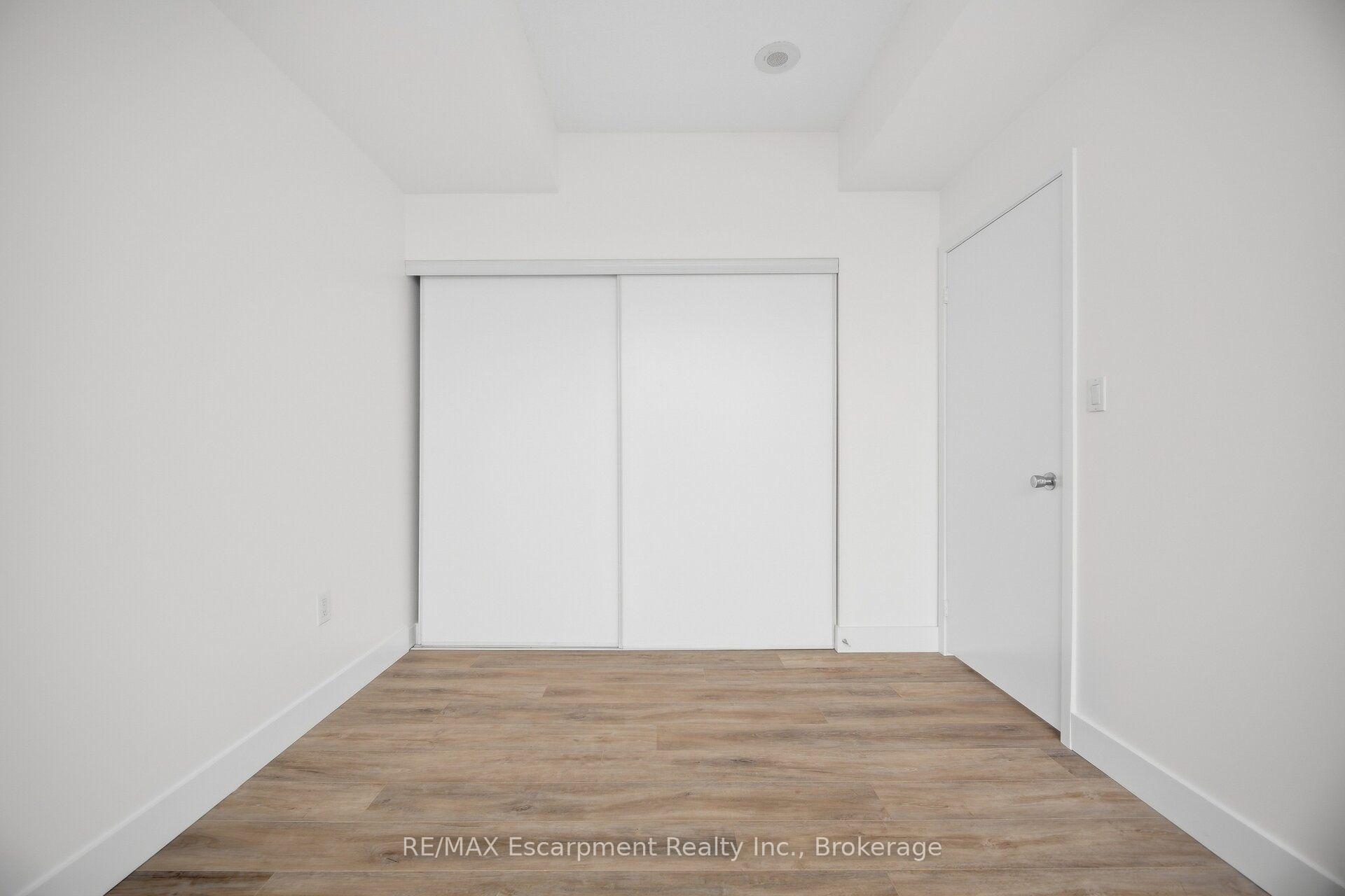 Photo 14 of Unit 4008, 15 Iceboat Terrace, Toronto, Waterfront Communities — HOMEH