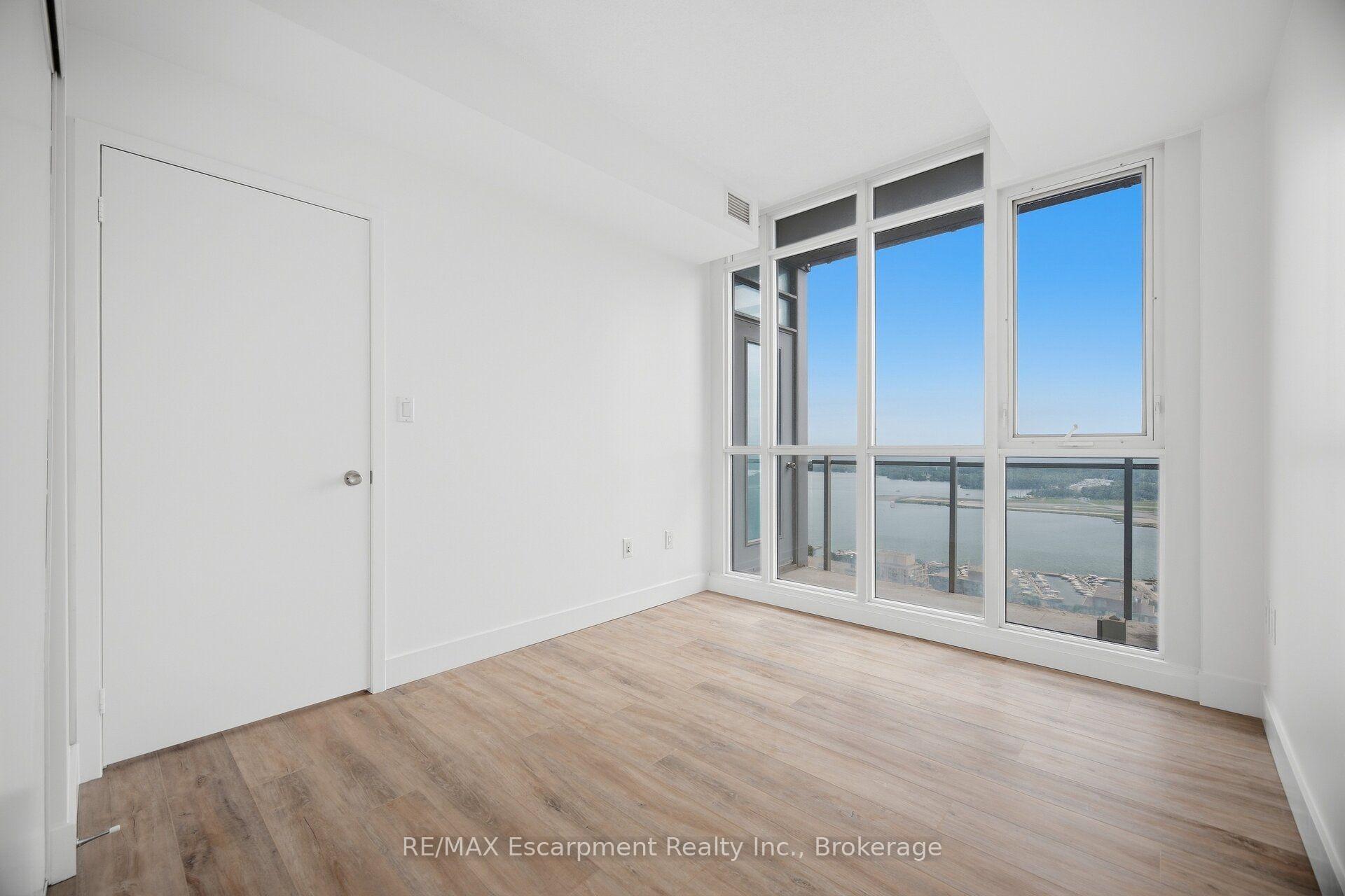 Photo 15 of Unit 4008, 15 Iceboat Terrace, Toronto, Waterfront Communities — HOMEH