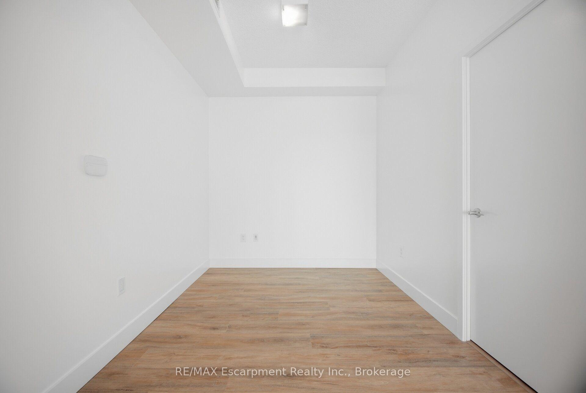 Photo 17 of Unit 4008, 15 Iceboat Terrace, Toronto, Waterfront Communities — HOMEH