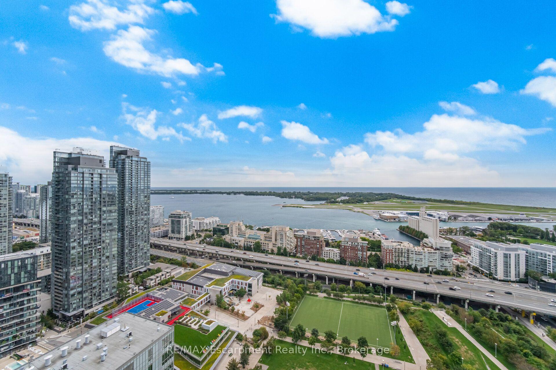 Photo 21 of Unit 4008, 15 Iceboat Terrace, Toronto, Waterfront Communities — HOMEH