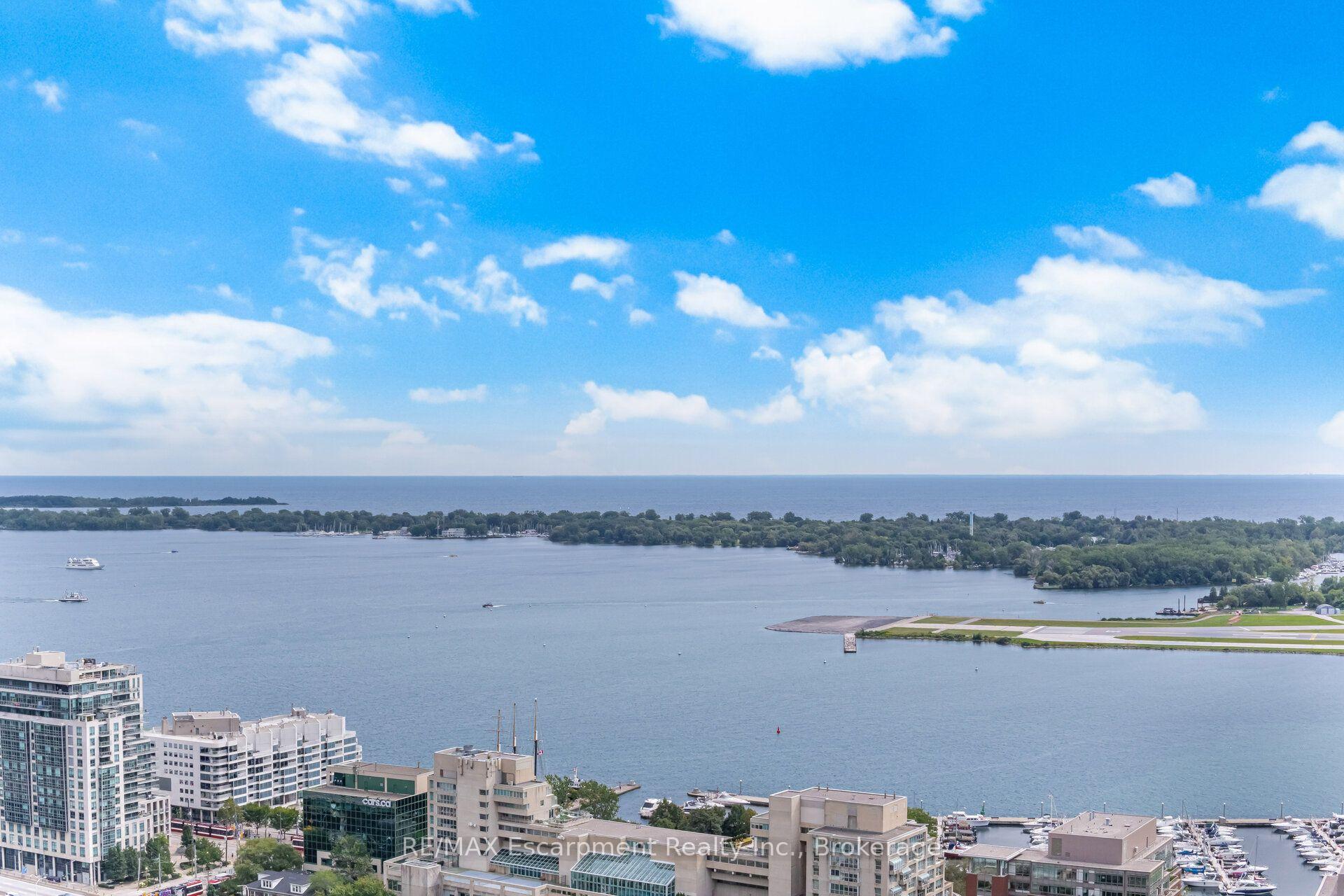 Photo 23 of Unit 4008, 15 Iceboat Terrace, Toronto, Waterfront Communities — HOMEH
