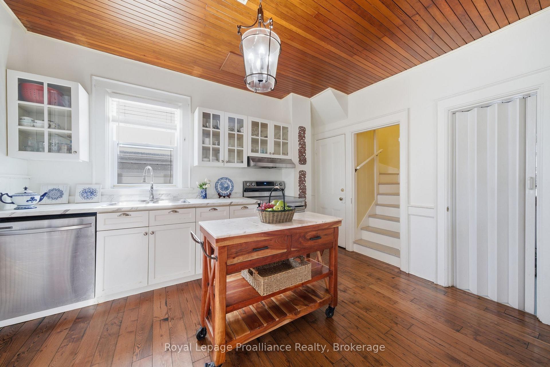 Photo 14 of 47 Paul Street, Prince Edward County, Picton — HOMEH