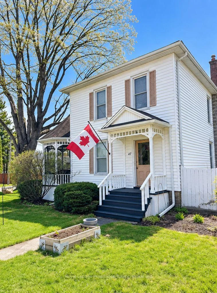 Photo 3 of 47 Paul Street, Prince Edward County, Picton — HOMEH