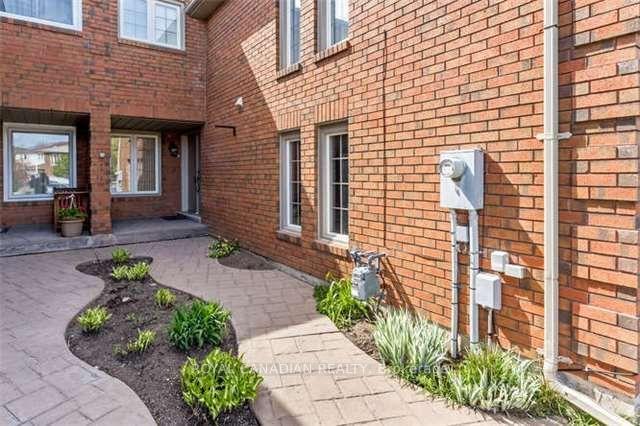 Photo 2 of 3435 Nighthawk Trail, Mississauga, Lisgar — HOMEH
