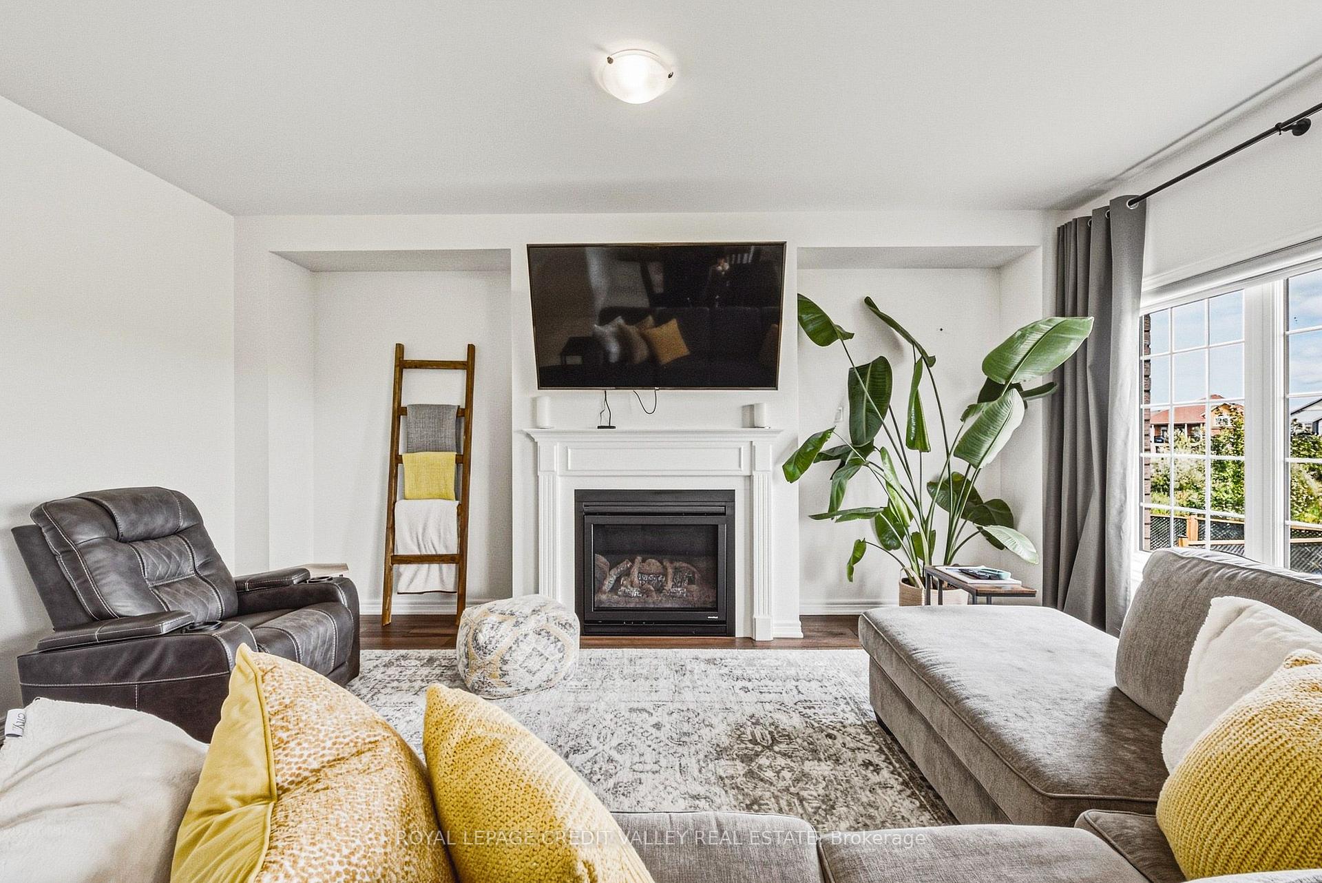 Photo 12 of 733 Gilmour Crescent W, Shelburne — HOMEH