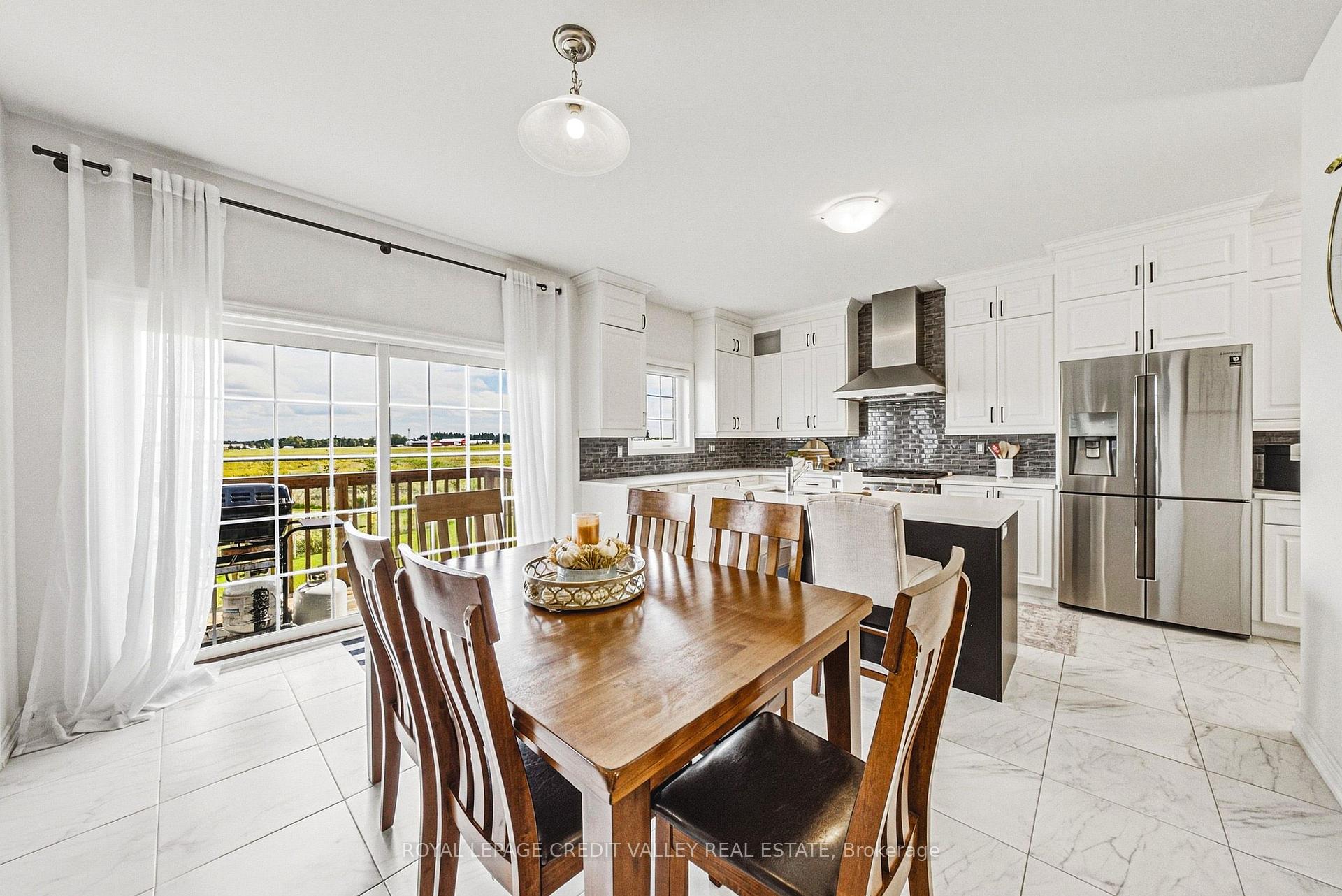 Photo 13 of 733 Gilmour Crescent W, Shelburne — HOMEH