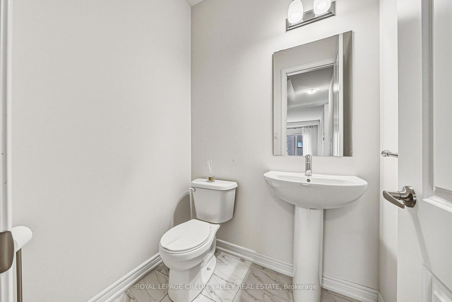 Photo 20 of 733 Gilmour Crescent W, Shelburne — HOMEH