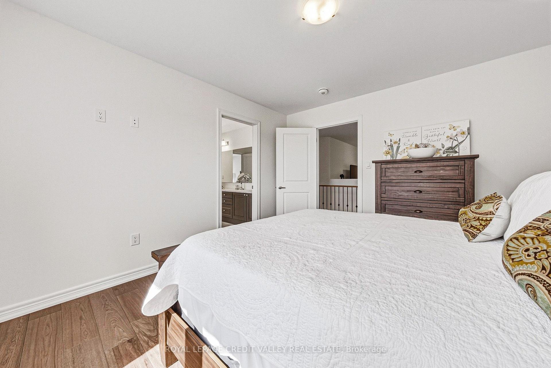 Photo 32 of 733 Gilmour Crescent W, Shelburne — HOMEH