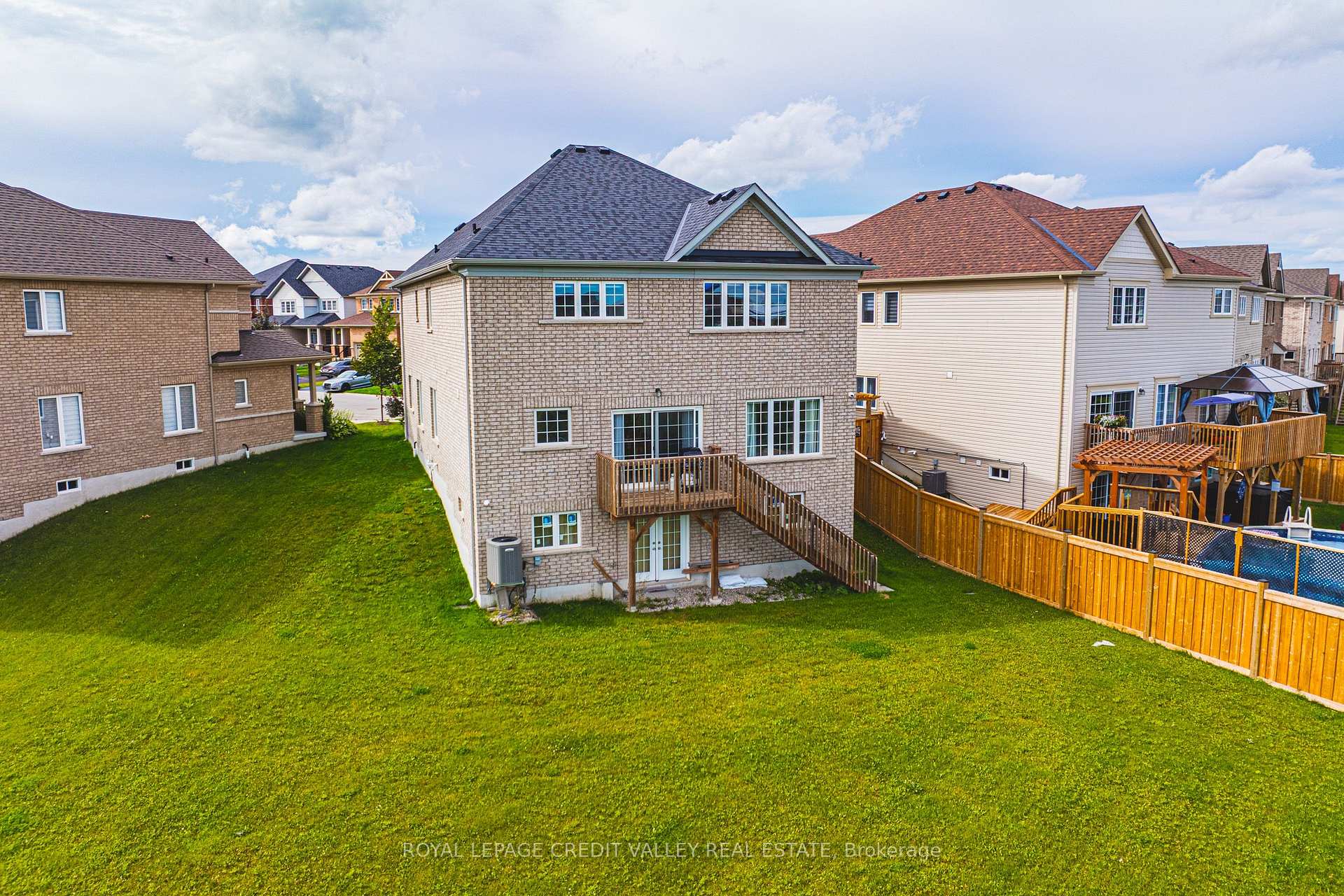 Photo 46 of 733 Gilmour Crescent W, Shelburne — HOMEH
