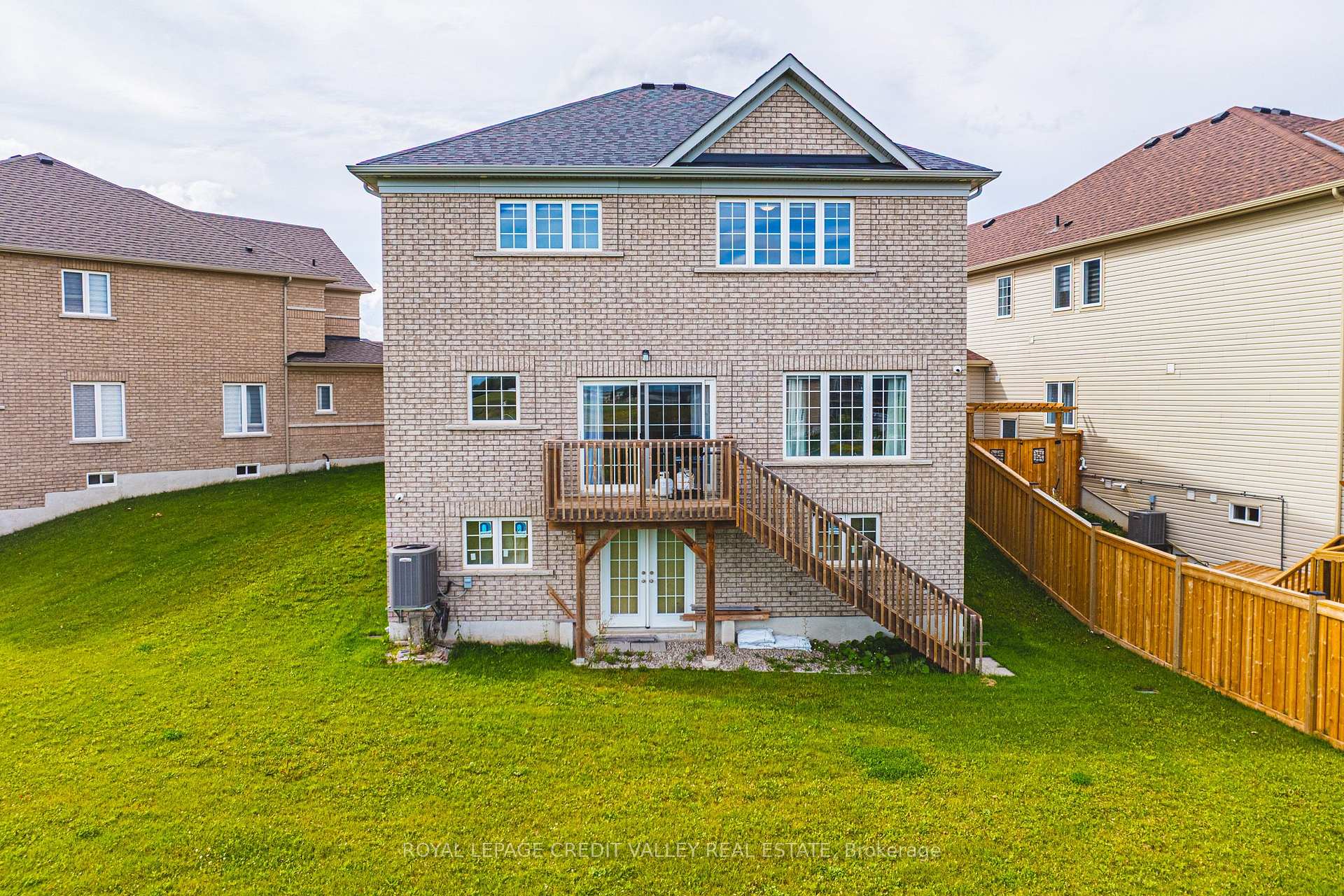 Photo 47 of 733 Gilmour Crescent W, Shelburne — HOMEH