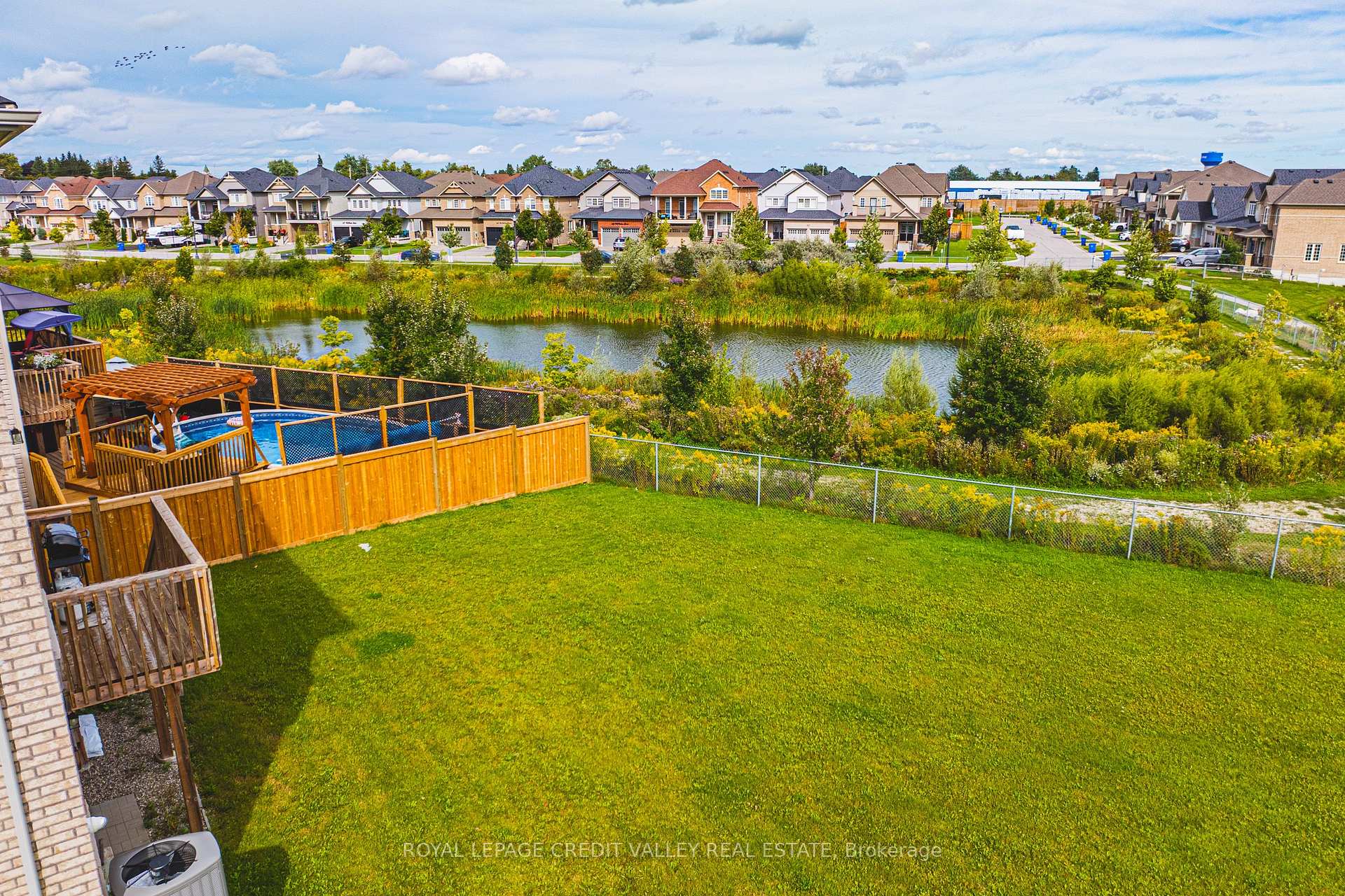 Photo 49 of 733 Gilmour Crescent W, Shelburne — HOMEH