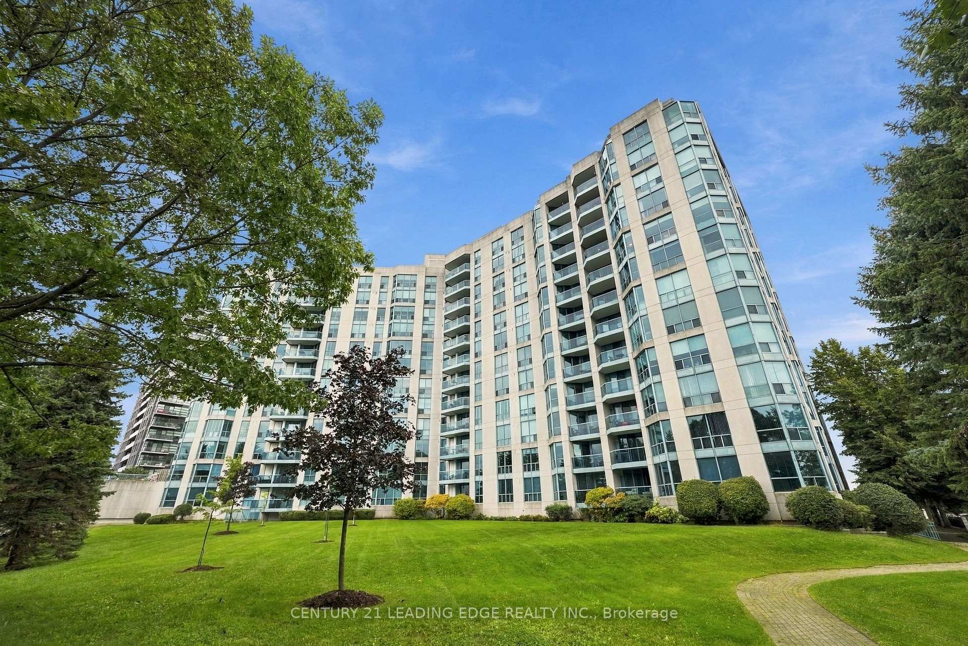 Photo 5 of Unit 807, 360 Watson Street W, Whitby, Port Whitby — HOMEH
