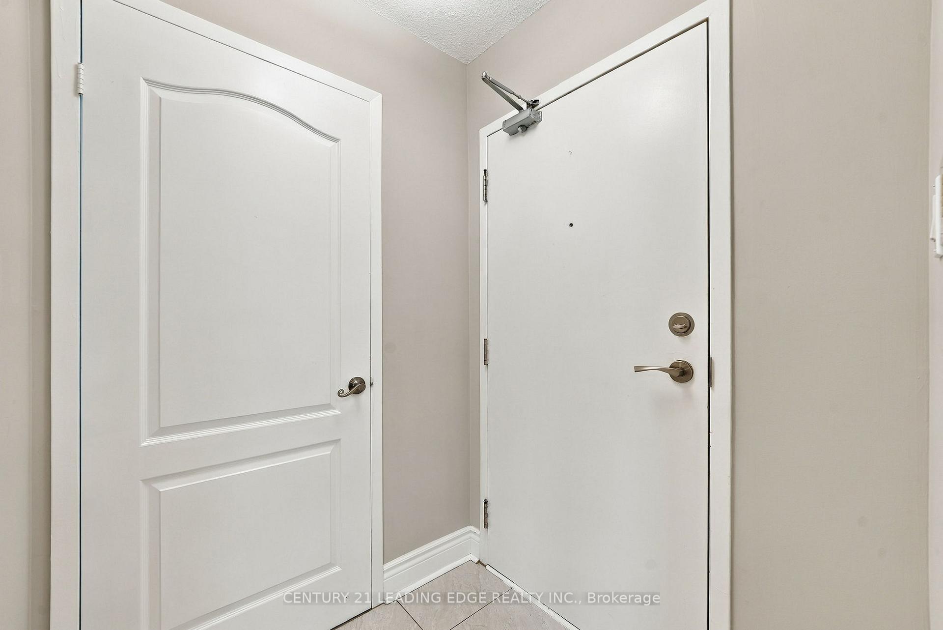 Photo 7 of Unit 807, 360 Watson Street W, Whitby, Port Whitby — HOMEH