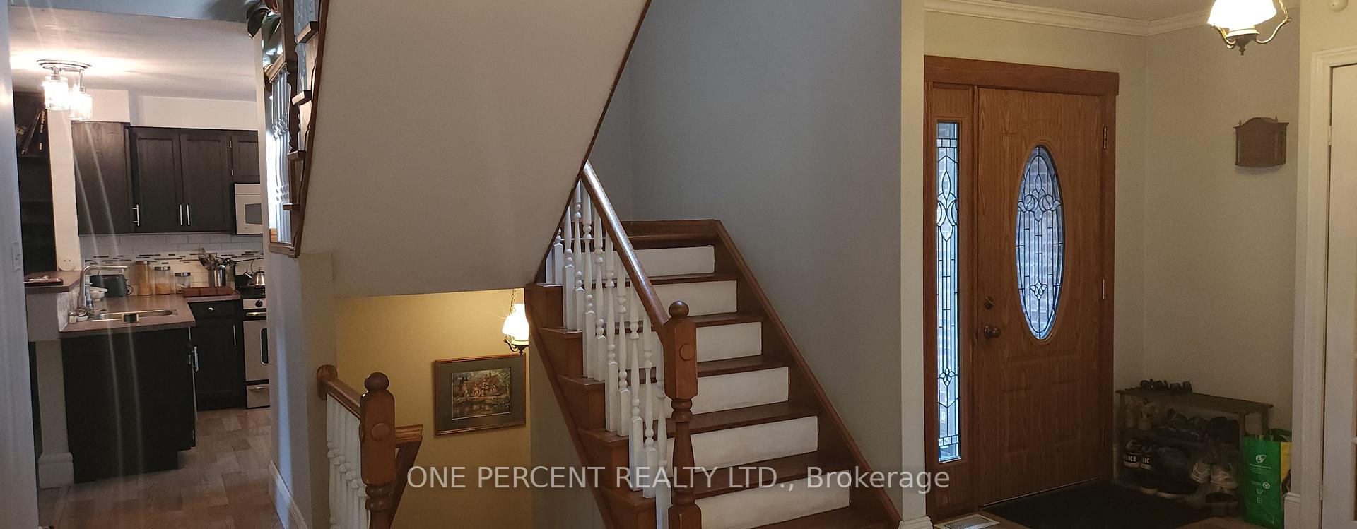 Photo 8 of 86 Haliburton Road, London, South K — HOMEH