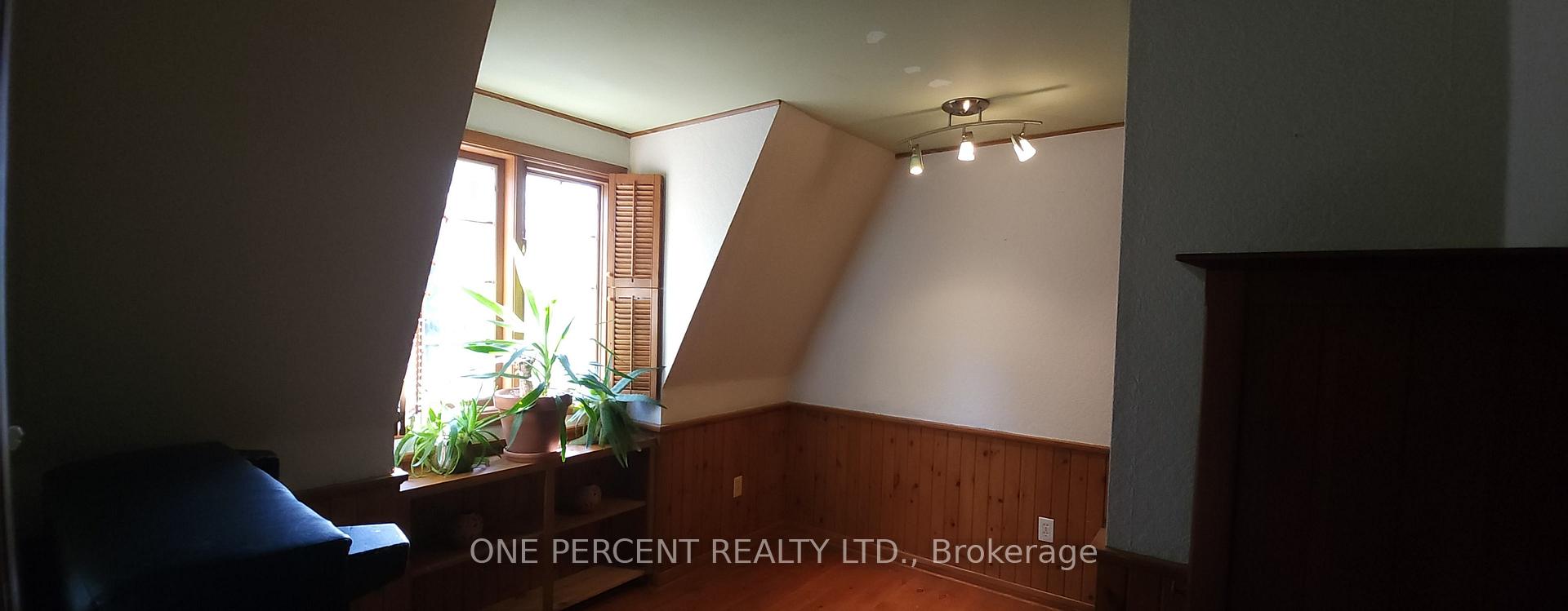 Photo 27 of 86 Haliburton Road, London, South K — HOMEH