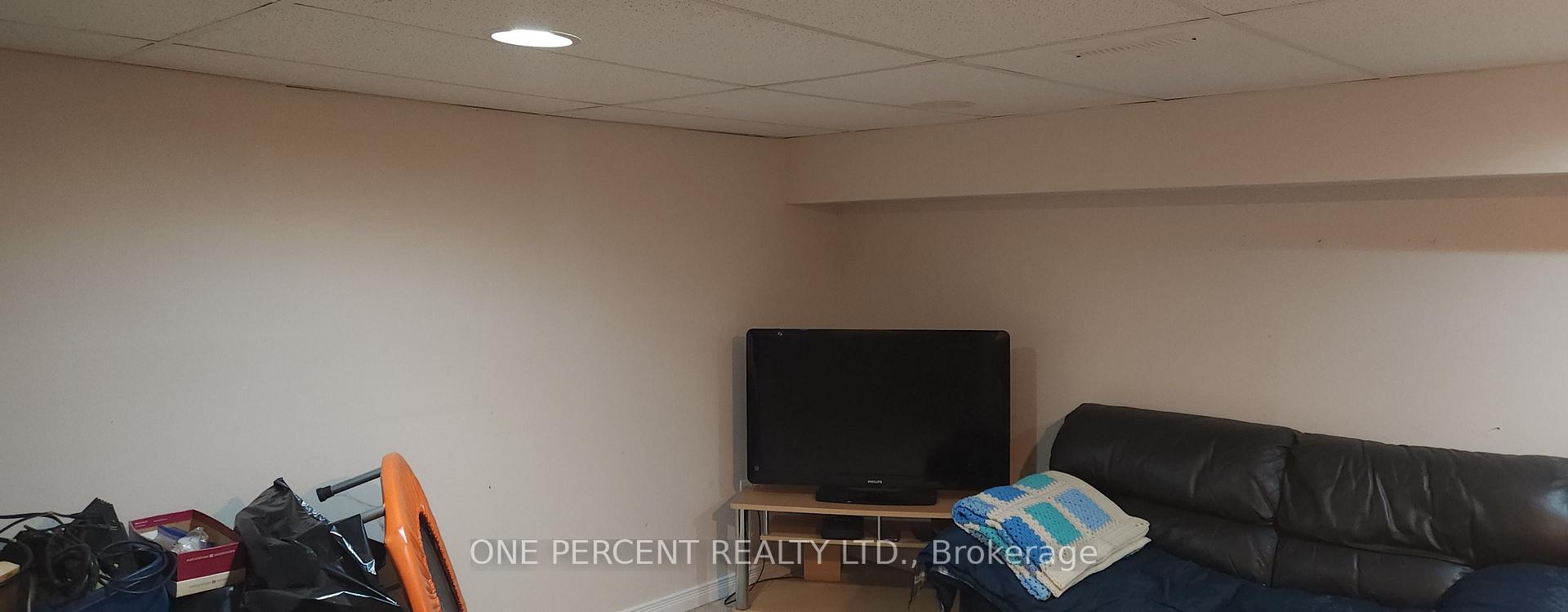 Photo 39 of 86 Haliburton Road, London, South K — HOMEH