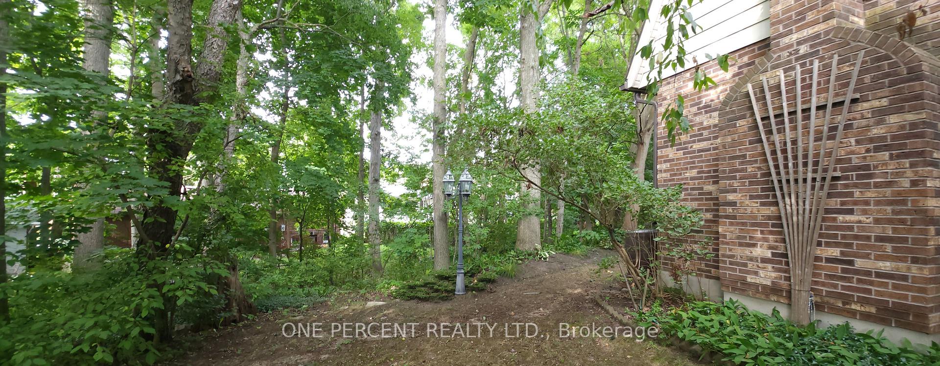 Photo 5 of 86 Haliburton Road, London, South K — HOMEH