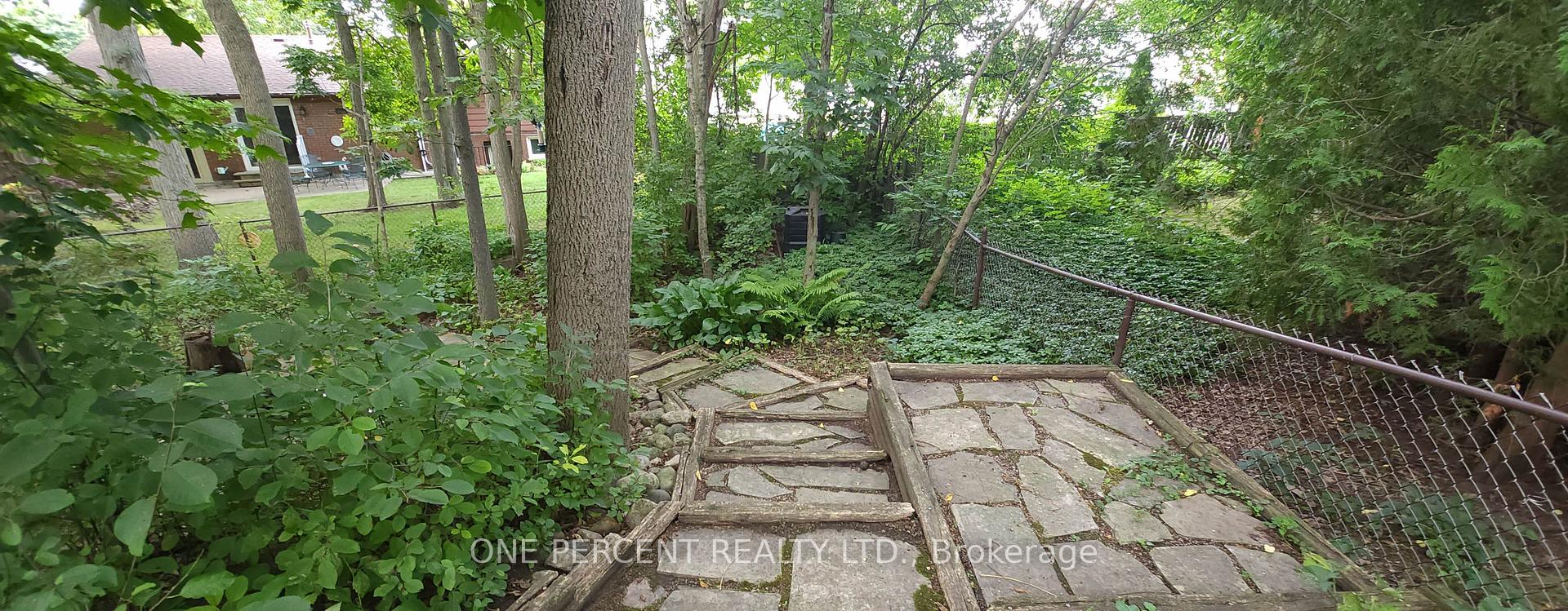 Photo 43 of 86 Haliburton Road, London, South K — HOMEH