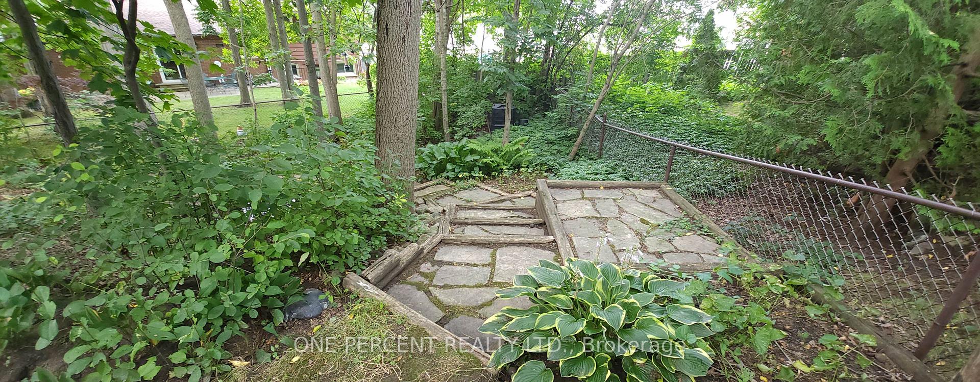Photo 44 of 86 Haliburton Road, London, South K — HOMEH