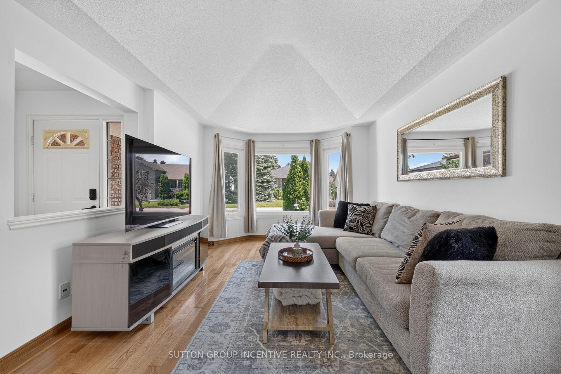 Photo 7 of 6 Riverdale Drive, Wasaga Beach — HOMEH
