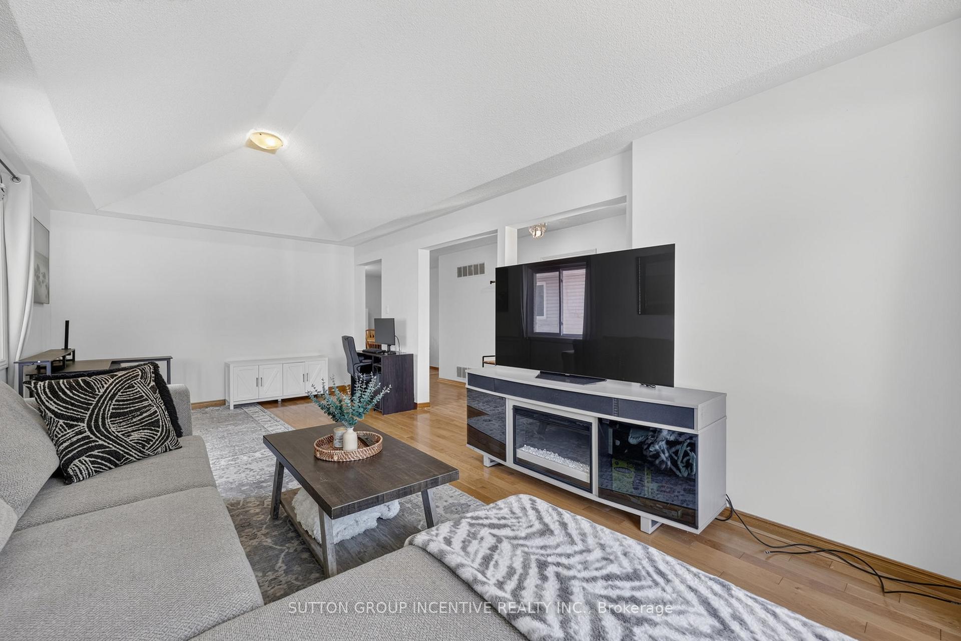 Photo 9 of 6 Riverdale Drive, Wasaga Beach — HOMEH