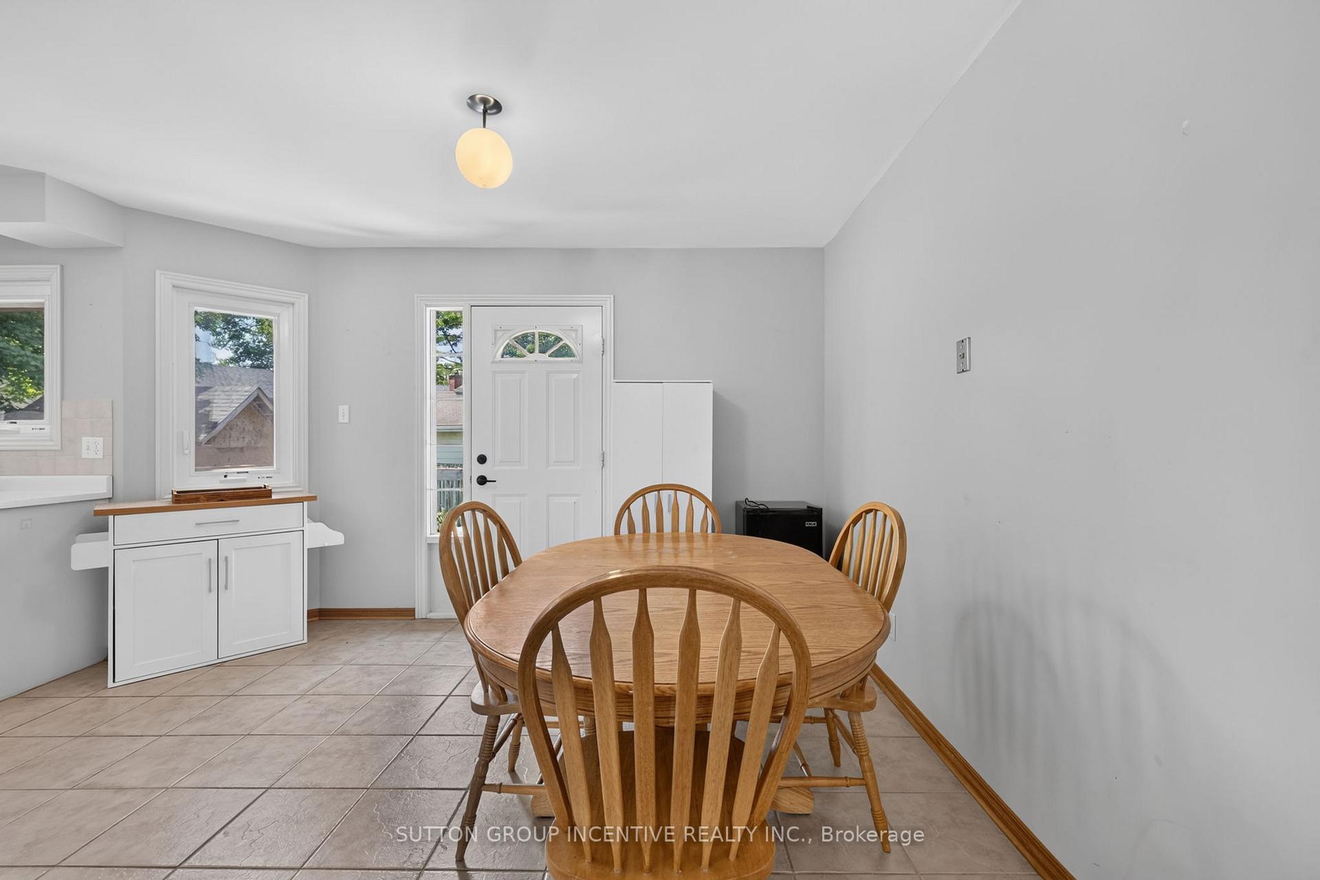Photo 11 of 6 Riverdale Drive, Wasaga Beach — HOMEH