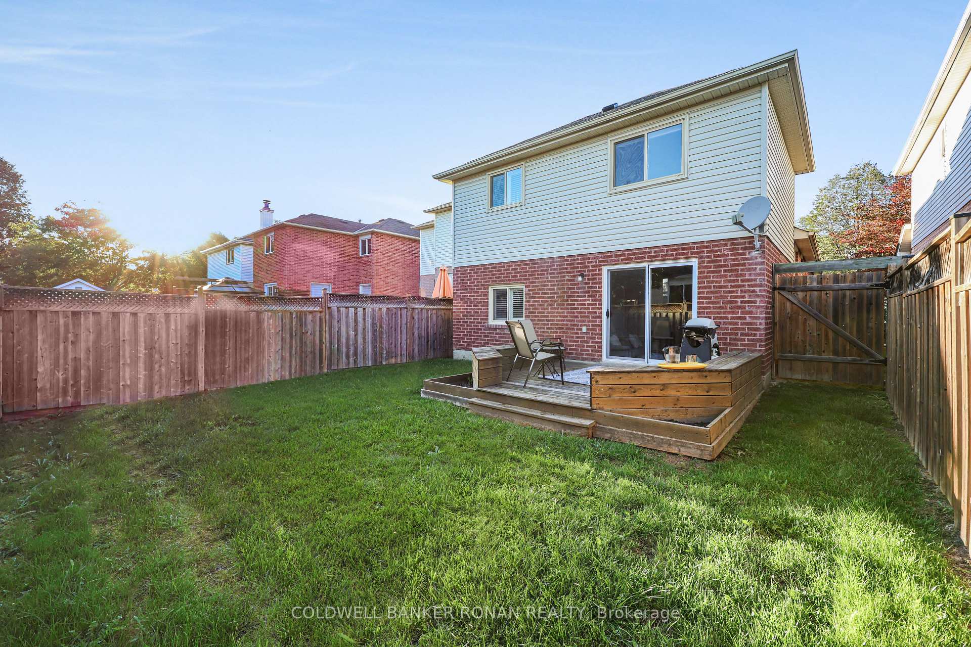 Photo 33 of 76 Gray Avenue, New Tecumseth, Alliston — HOMEH