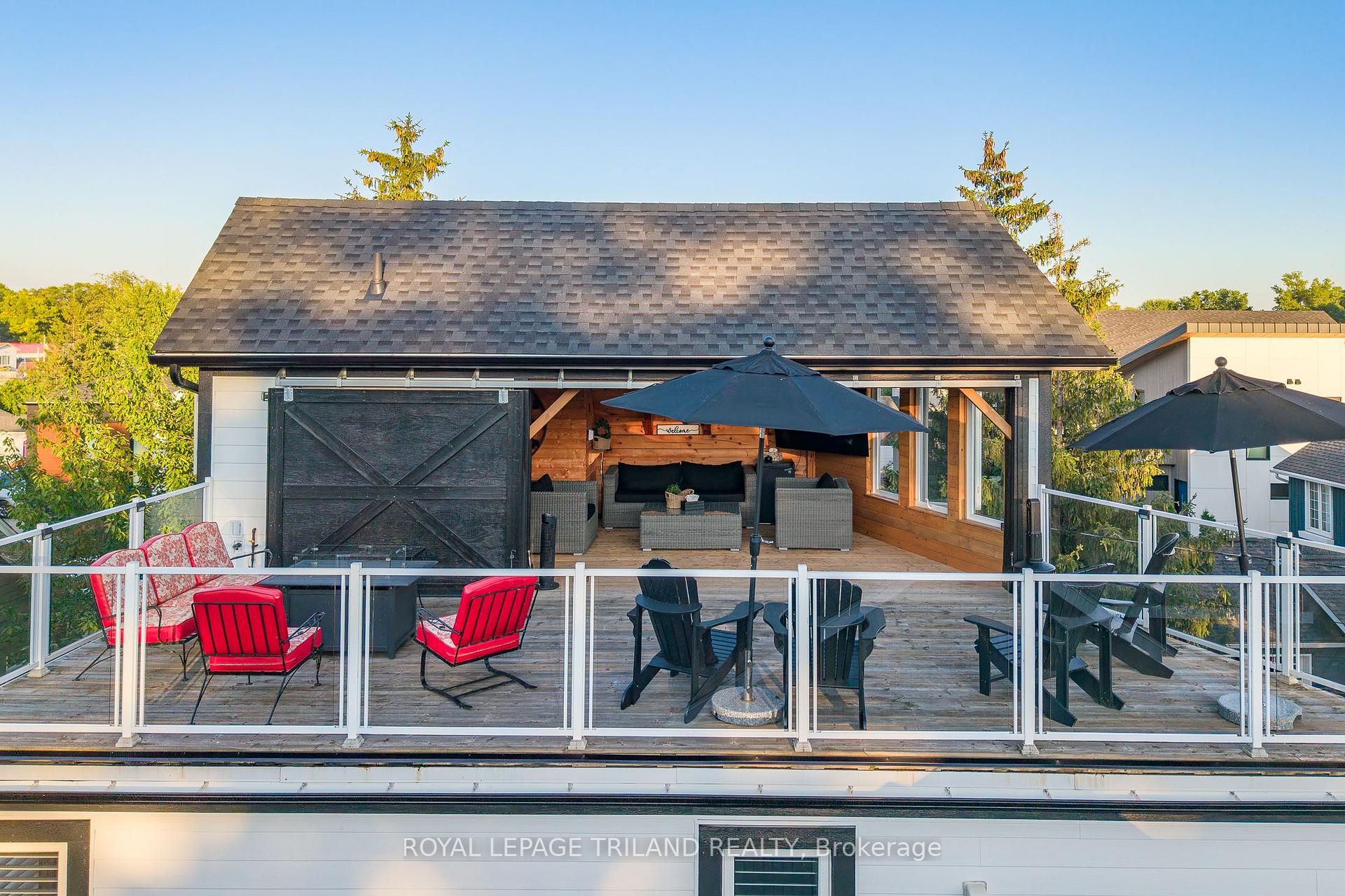 Photo 6 of 42 Lakeside Circle, Lambton Shores, Grand Bend — HOMEH