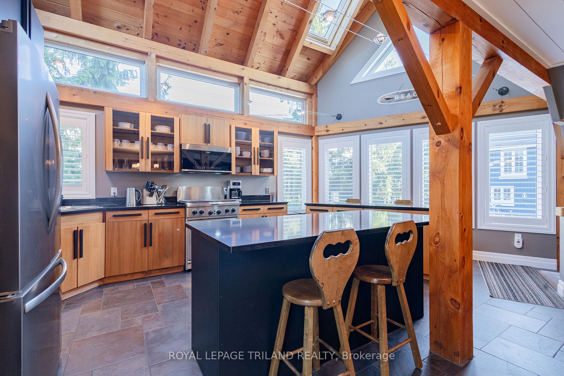 Photo 13 of 42 Lakeside Circle, Lambton Shores, Grand Bend — HOMEH