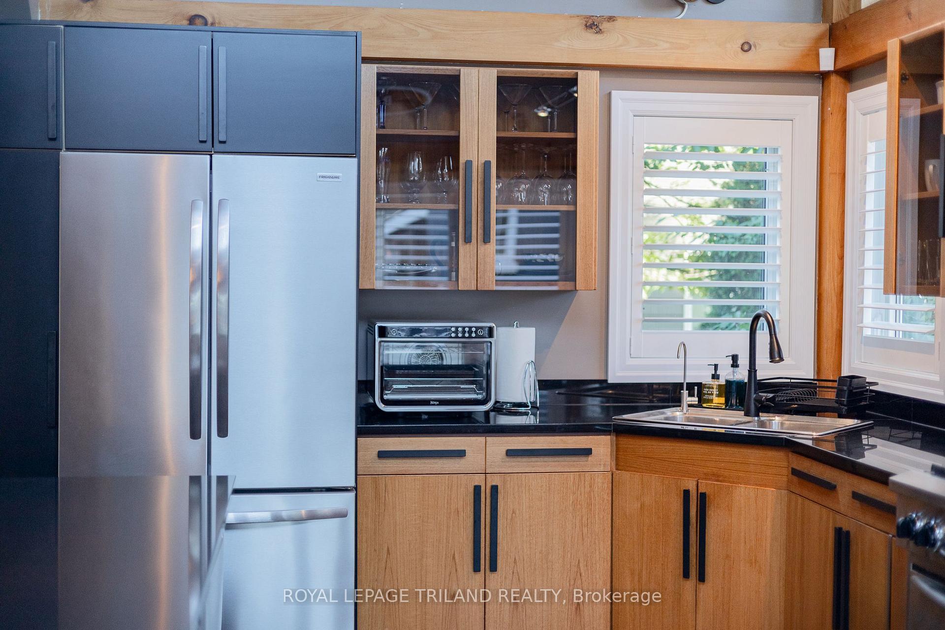 Photo 19 of 42 Lakeside Circle, Lambton Shores, Grand Bend — HOMEH