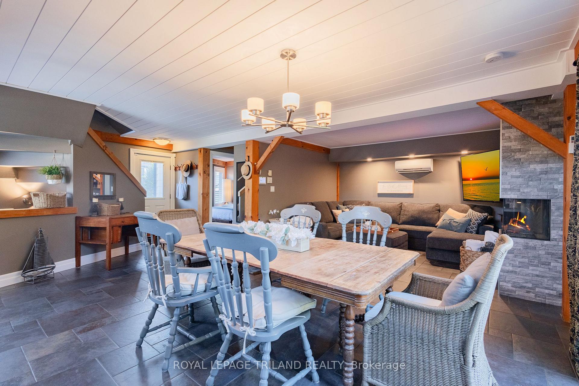 Photo 27 of 42 Lakeside Circle, Lambton Shores, Grand Bend — HOMEH