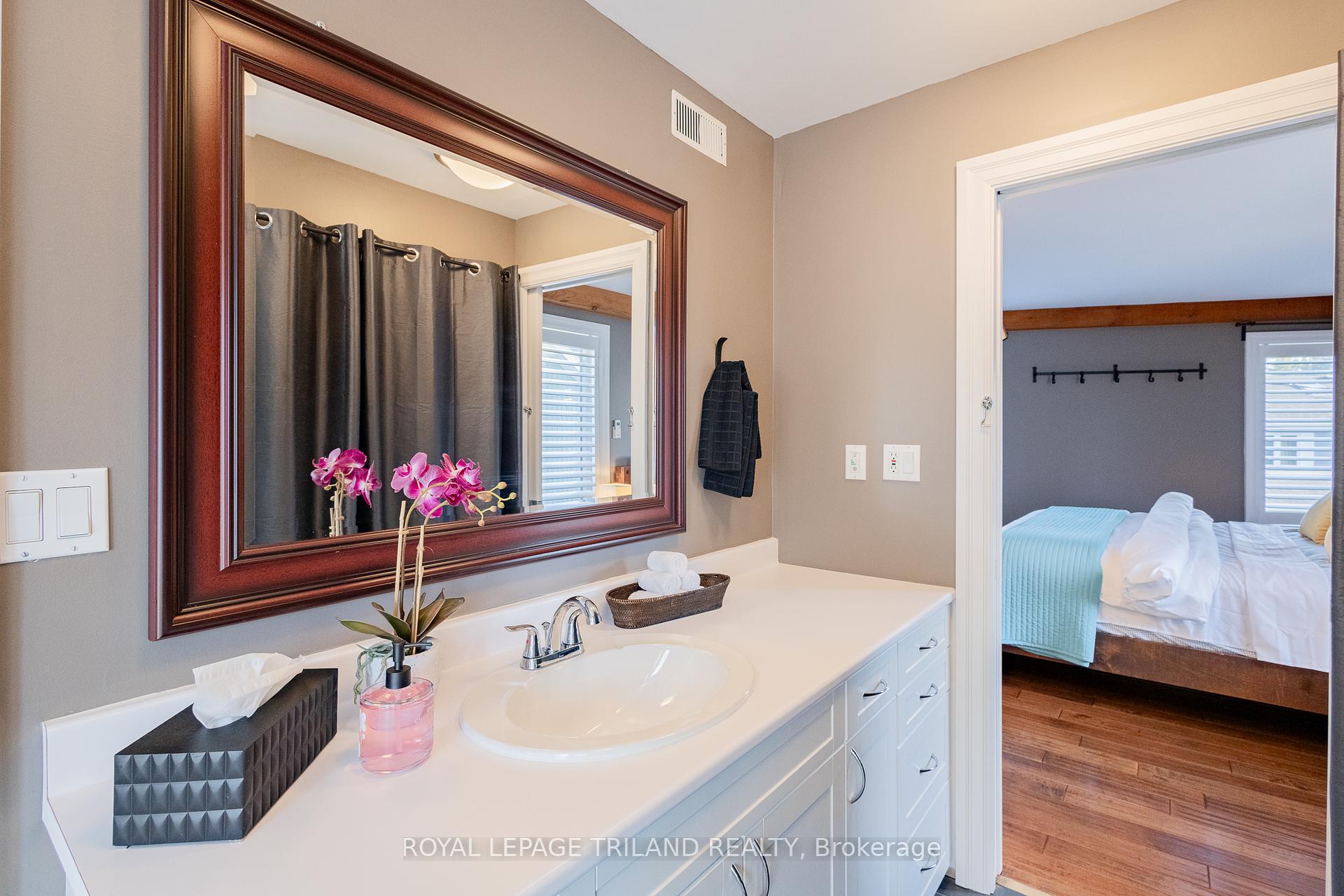 Photo 33 of 42 Lakeside Circle, Lambton Shores, Grand Bend — HOMEH