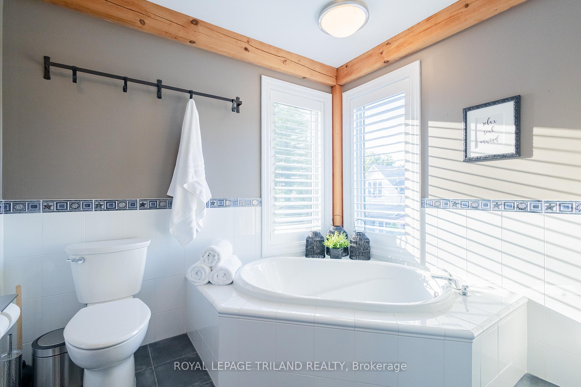 Photo 34 of 42 Lakeside Circle, Lambton Shores, Grand Bend — HOMEH