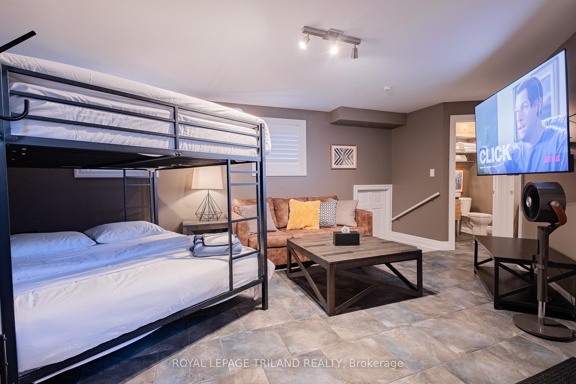 Photo 37 of 42 Lakeside Circle, Lambton Shores, Grand Bend — HOMEH