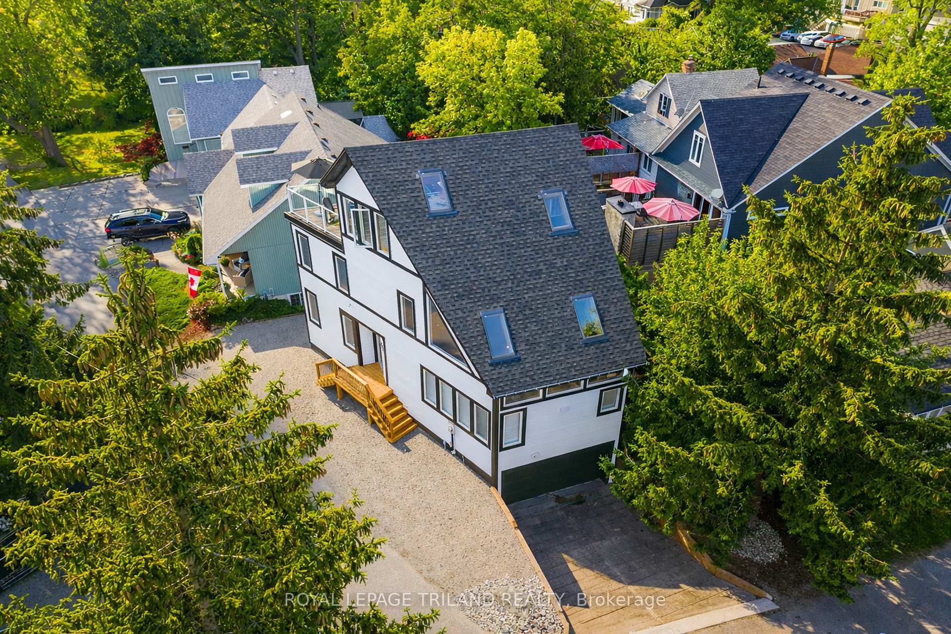 Photo 49 of 42 Lakeside Circle, Lambton Shores, Grand Bend — HOMEH