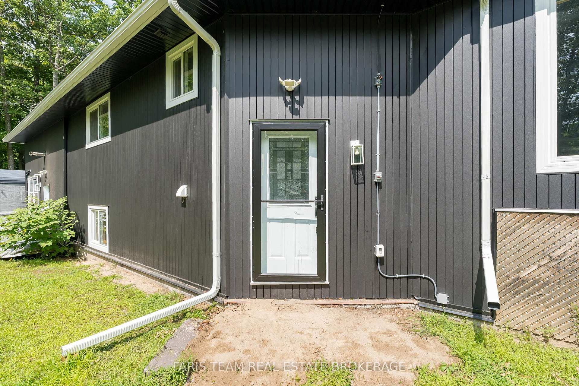 Photo 23 of 8 Joliet Crescent, Tiny, Rural Tiny — HOMEH