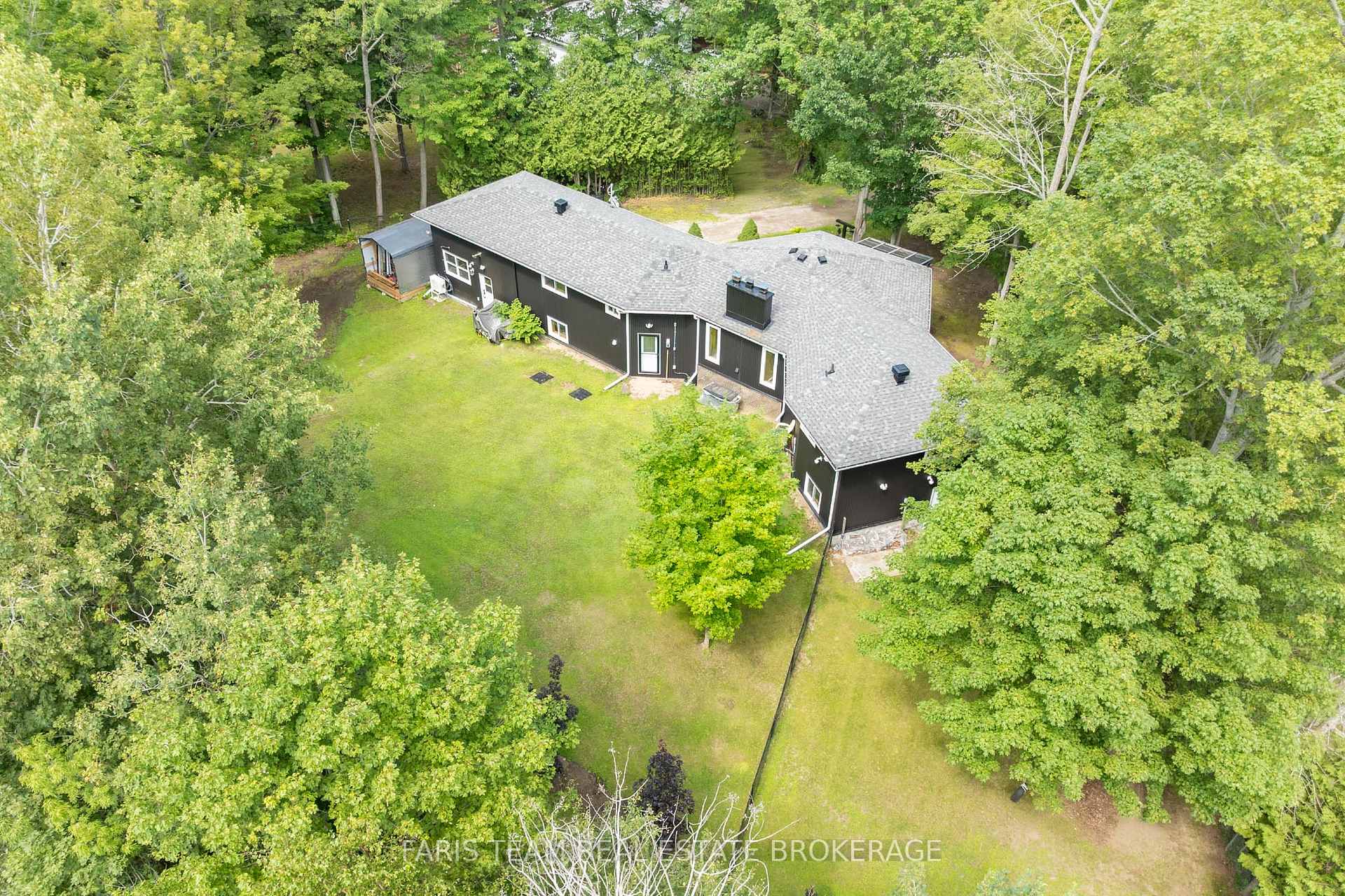 Photo 29 of 8 Joliet Crescent, Tiny, Rural Tiny — HOMEH