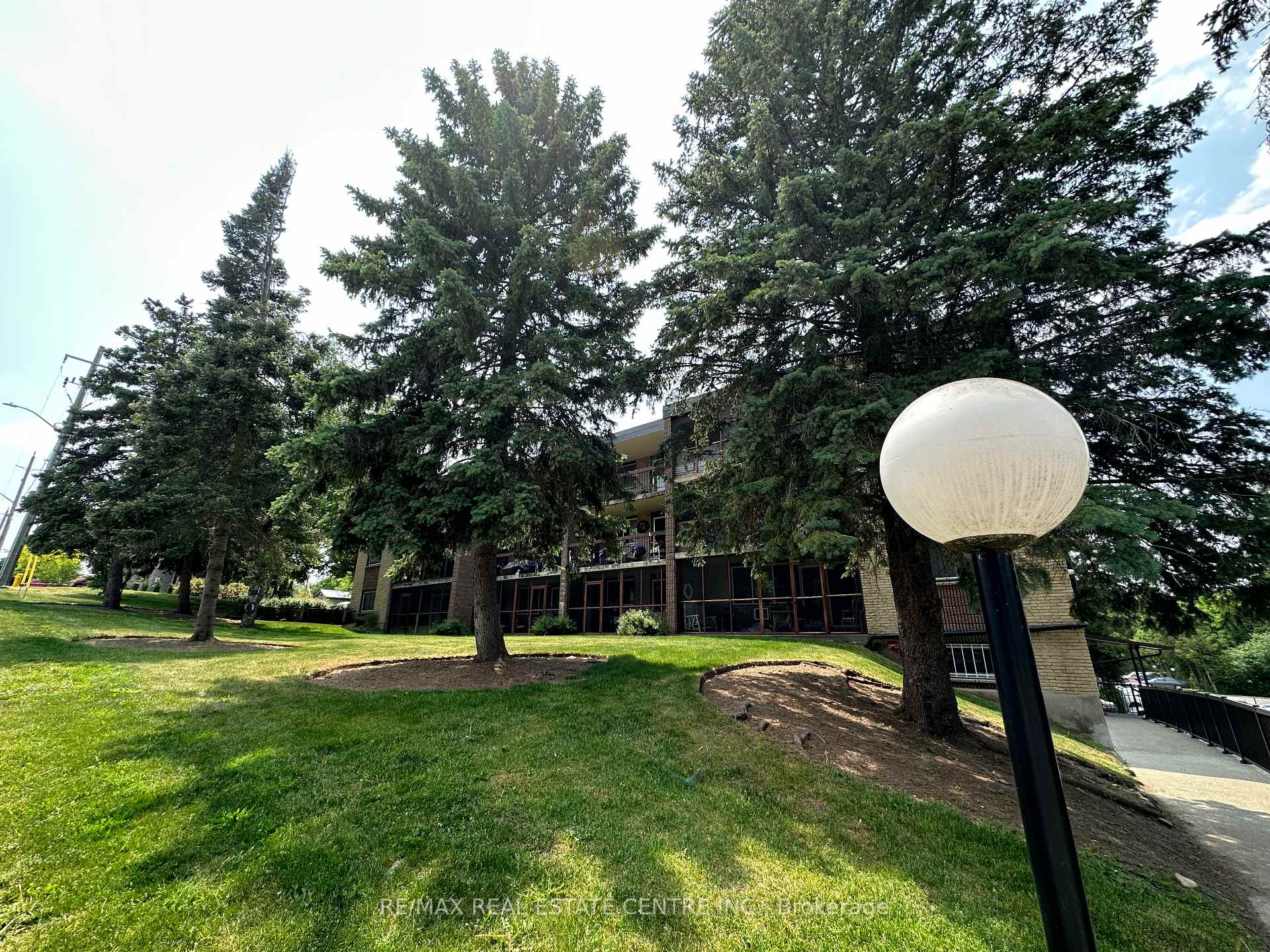 Photo of Unit 301, 944 Caledonian View