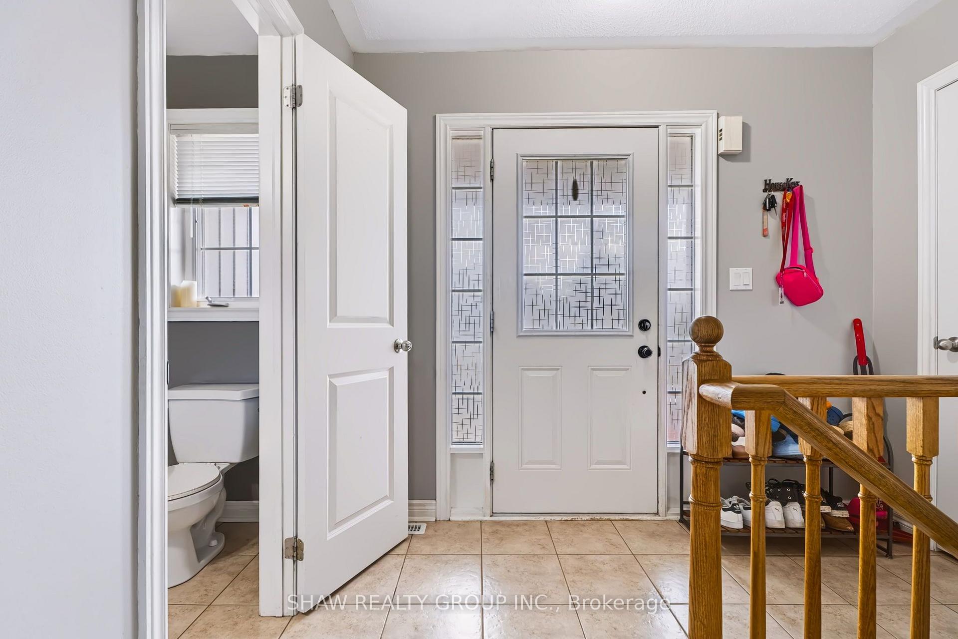 Photo 5 of 24 Fallingbrook Crescent, Kawartha Lakes, Lindsay — HOMEH