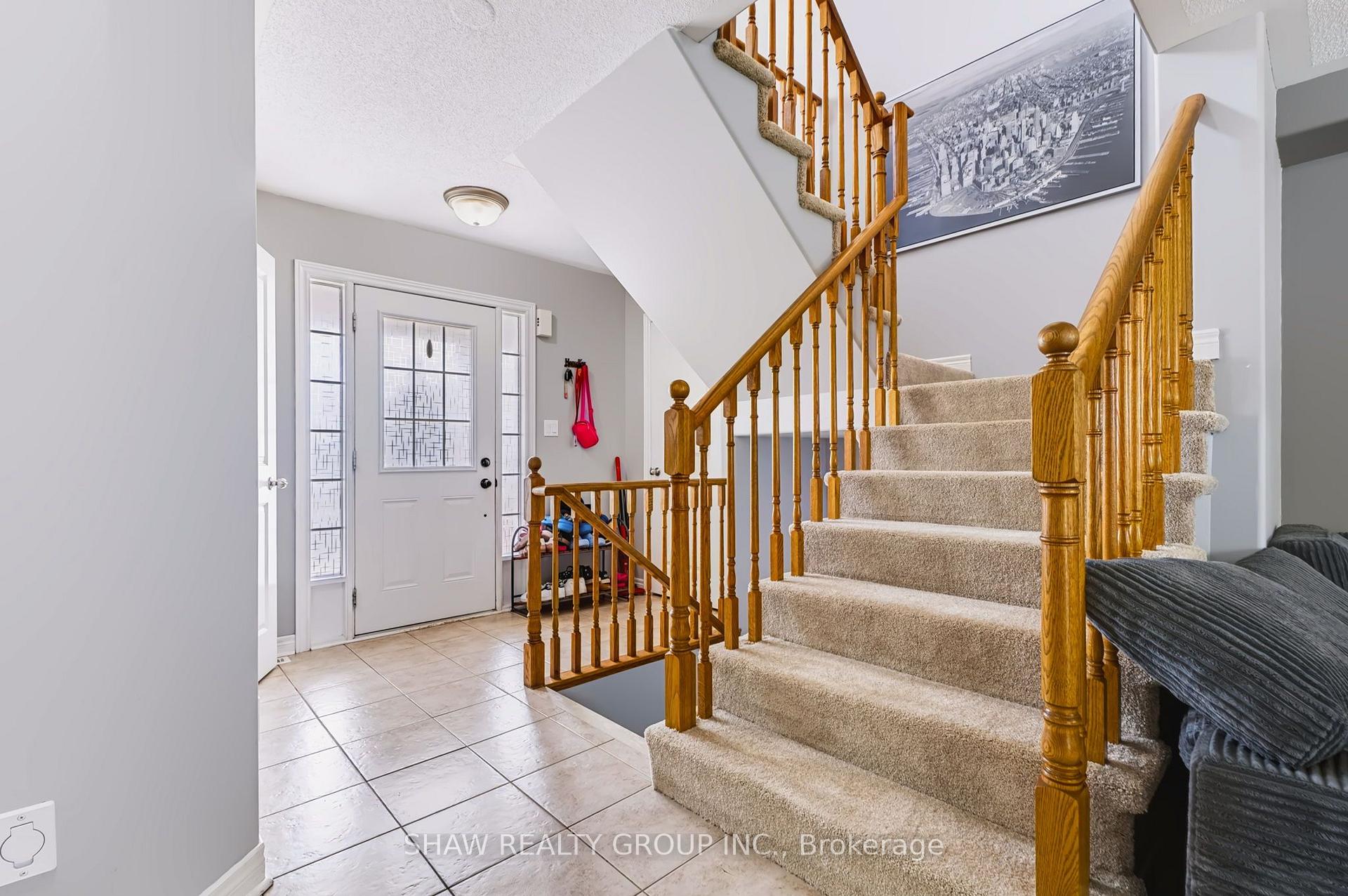 Photo 6 of 24 Fallingbrook Crescent, Kawartha Lakes, Lindsay — HOMEH