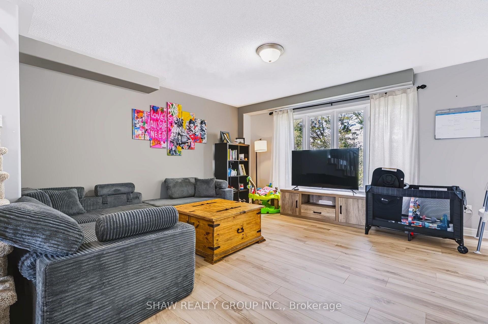 Photo 7 of 24 Fallingbrook Crescent, Kawartha Lakes, Lindsay — HOMEH