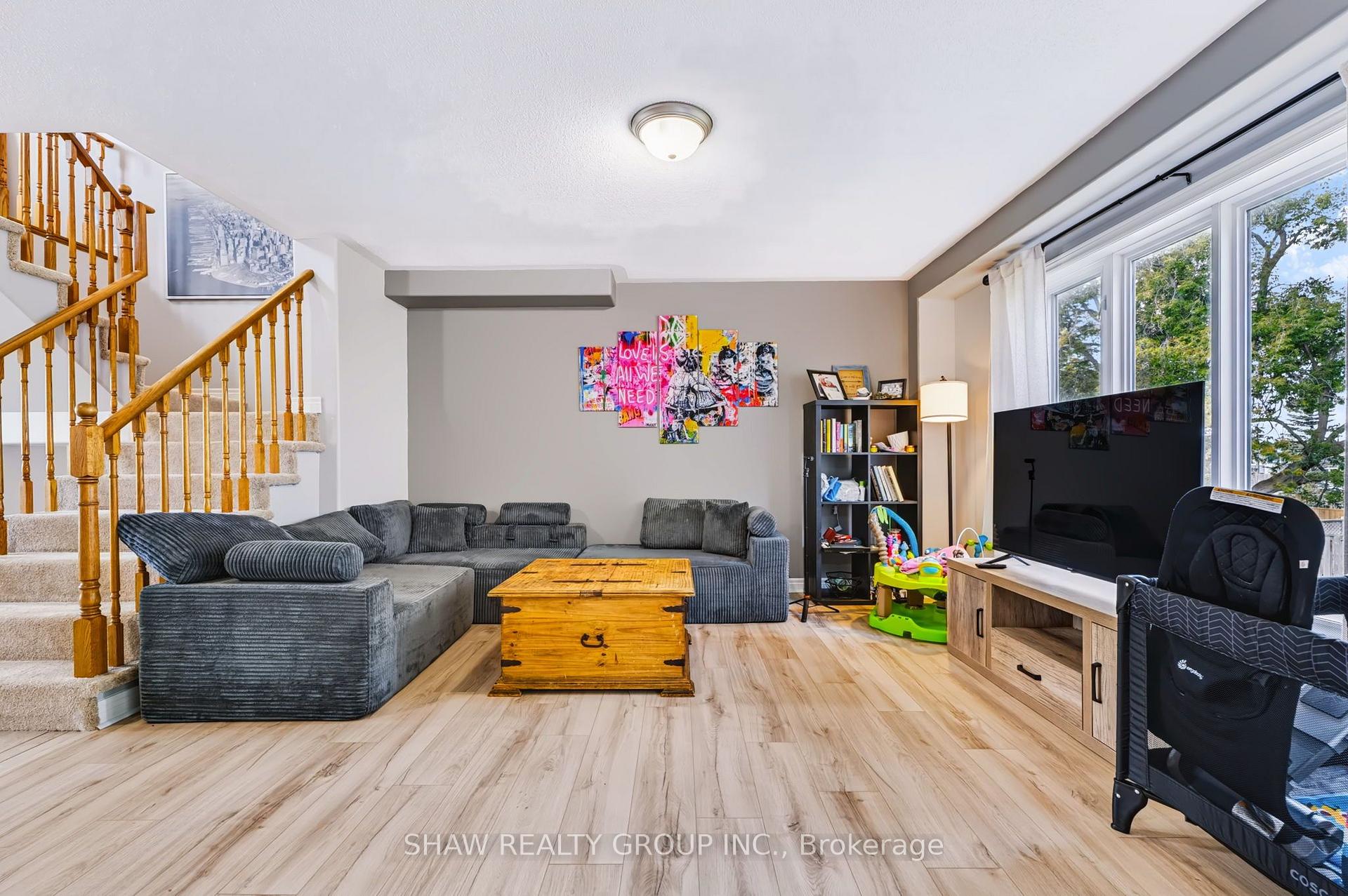 Photo 9 of 24 Fallingbrook Crescent, Kawartha Lakes, Lindsay — HOMEH