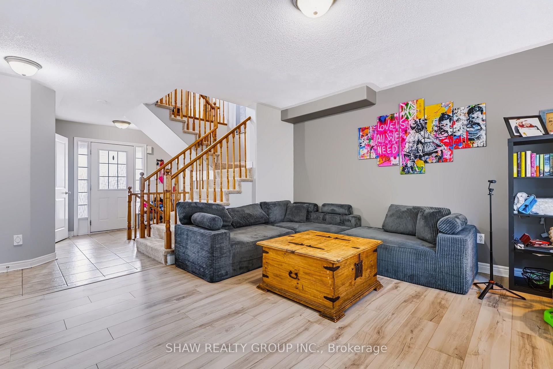Photo 10 of 24 Fallingbrook Crescent, Kawartha Lakes, Lindsay — HOMEH