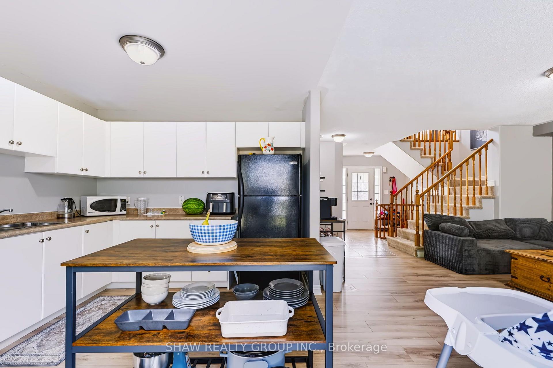 Photo 18 of 24 Fallingbrook Crescent, Kawartha Lakes, Lindsay — HOMEH