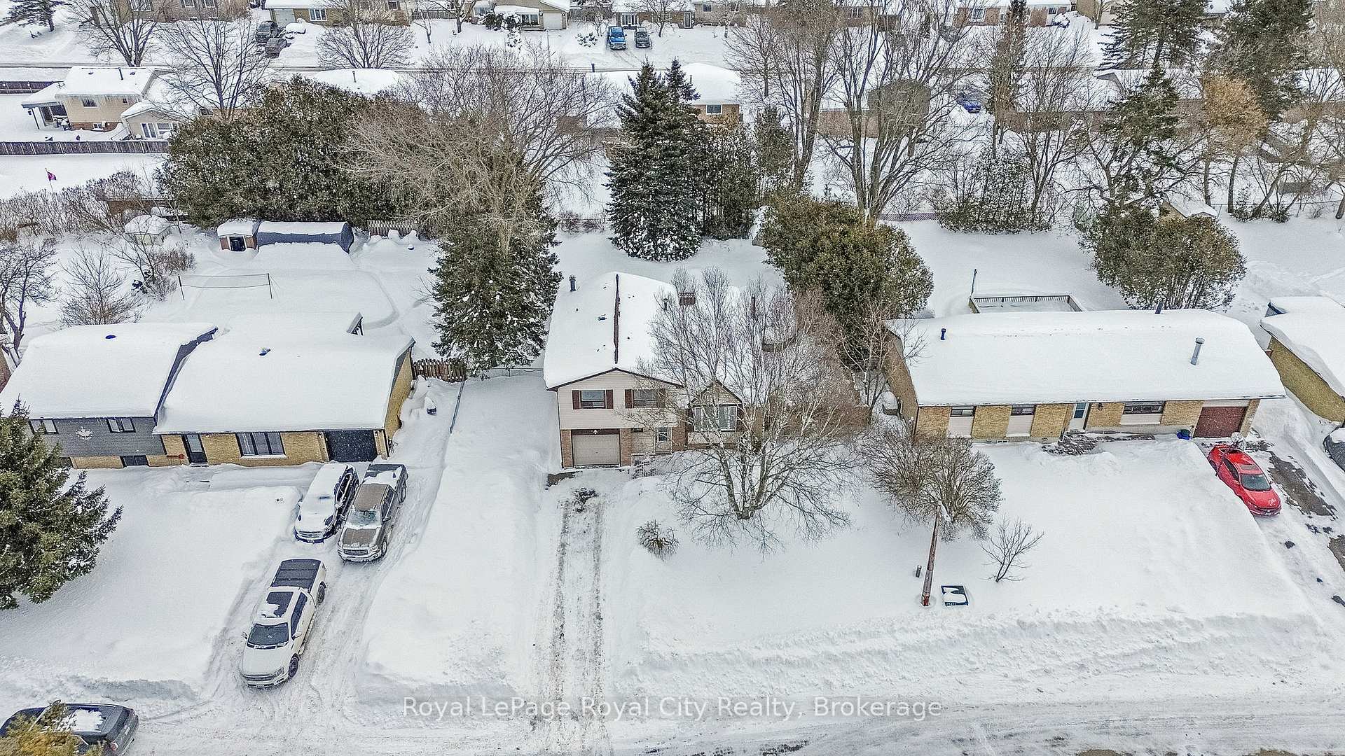 Photo 2 of 46 Douglas Crescent, Erin, Rural Erin — HOMEH
